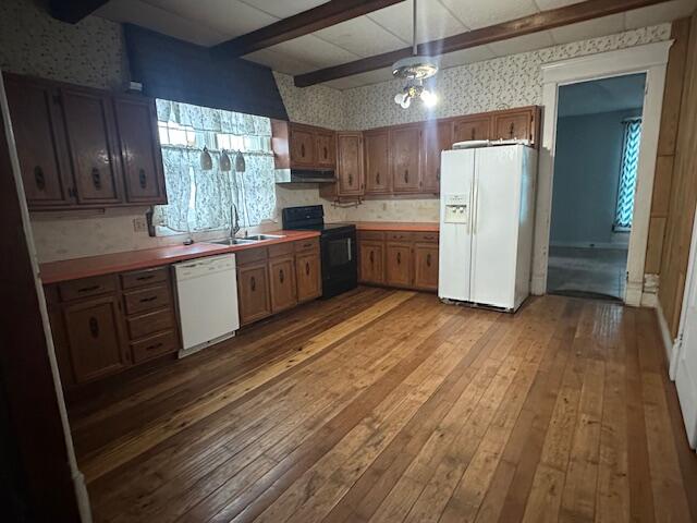 678 English Ave Property Photo 6