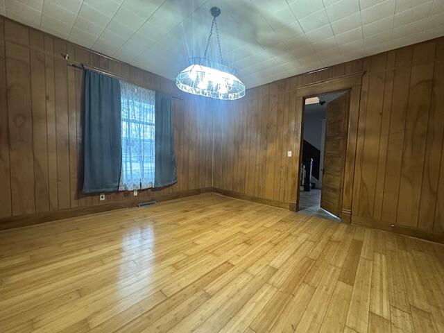 678 English Ave Property Photo 8