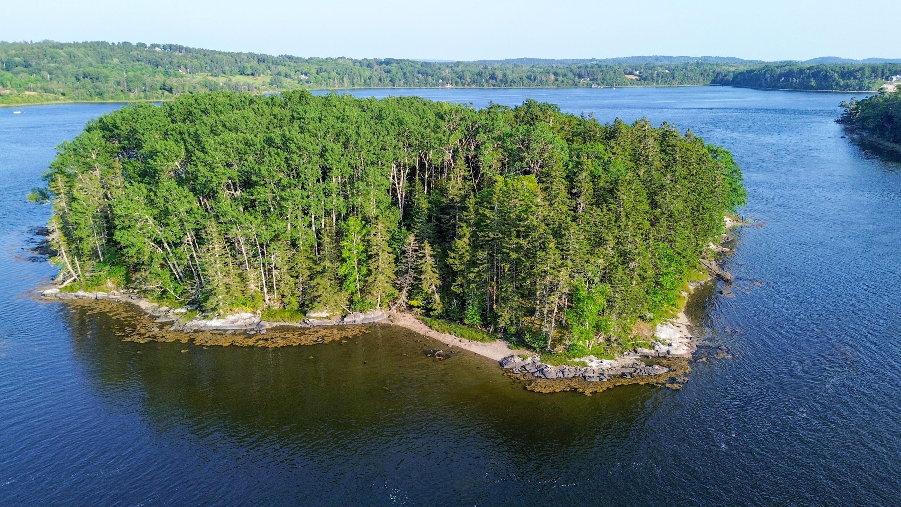 M6 L25 Upper Negro Island Property Photo