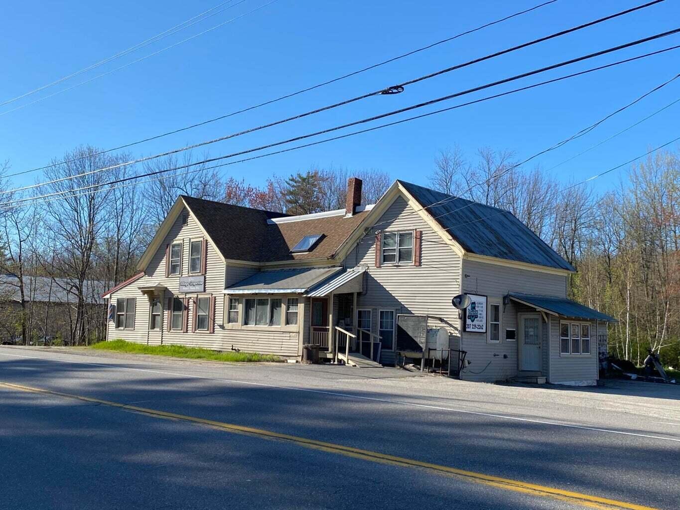 221 Main Street Property Photo