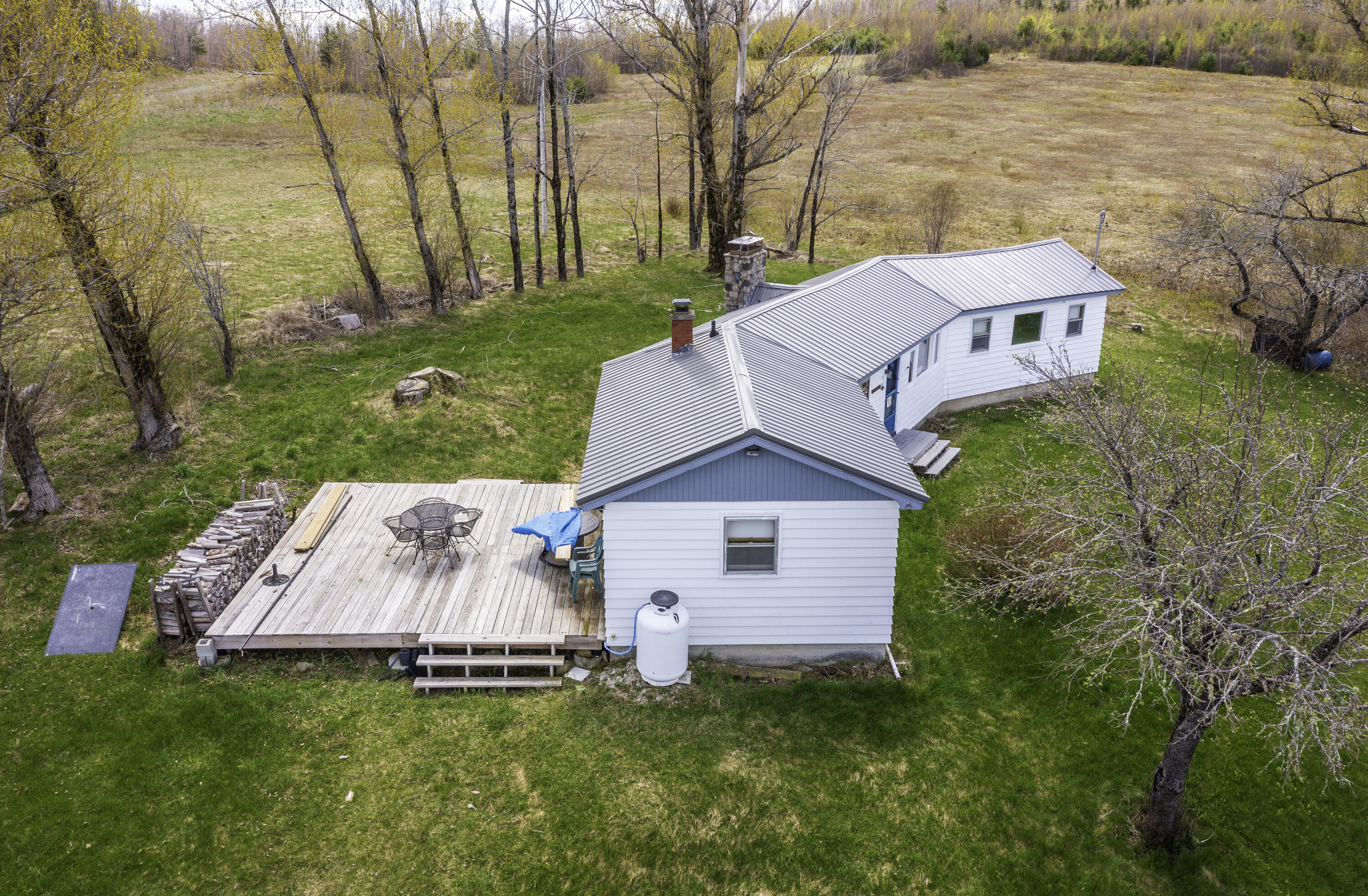 715 Great Pond Road Property Photo