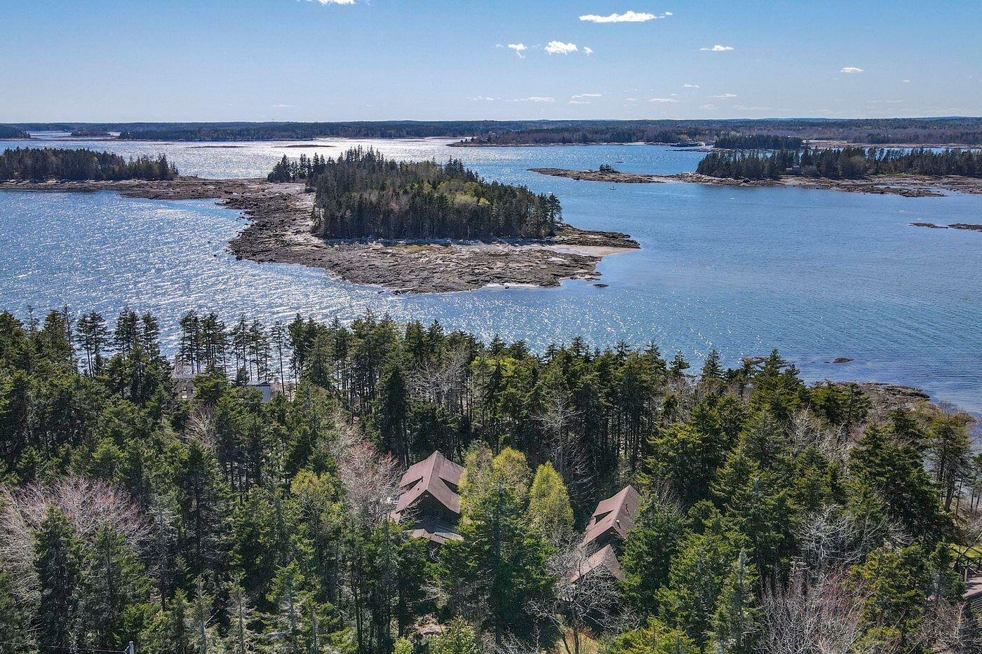 169 Island Avenue Property Photo