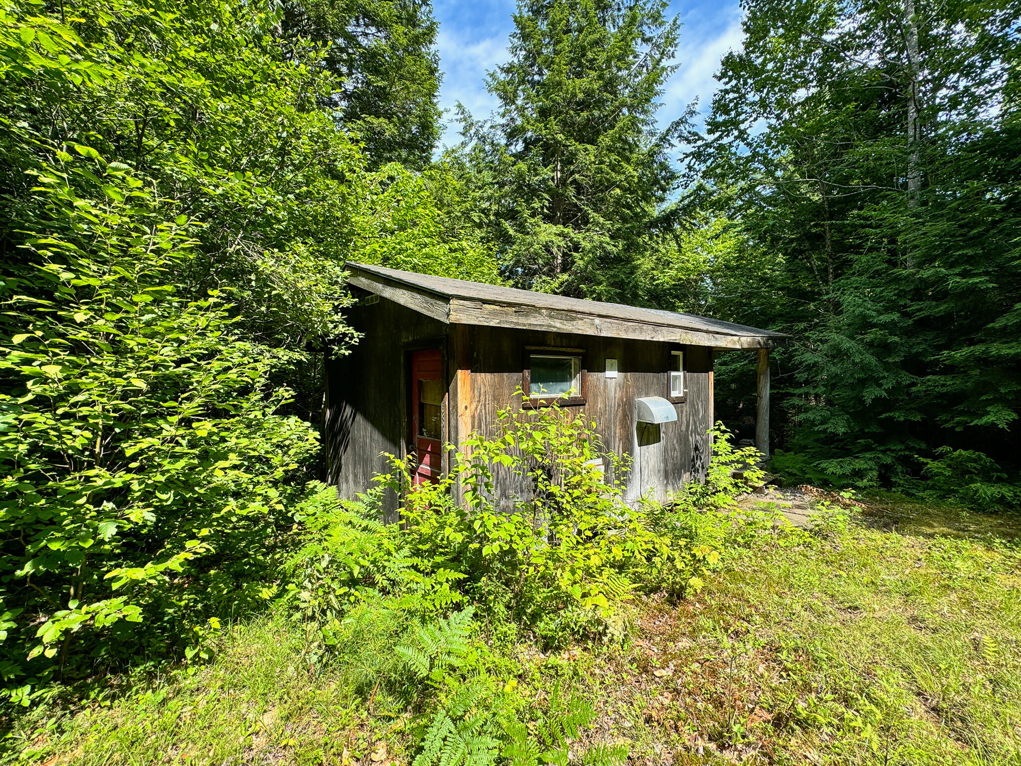 M1l1 Hanscom Road Property Photo