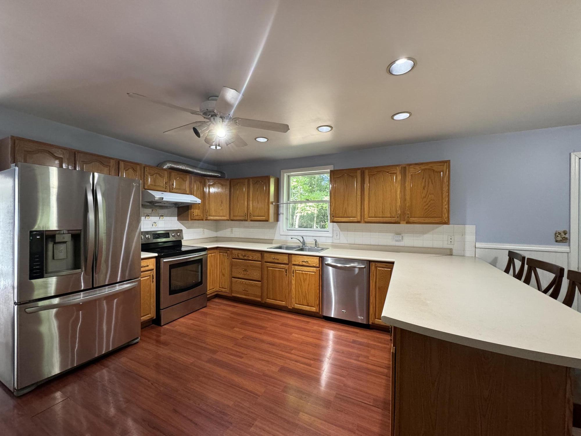 140 Point Road Property Photo 8