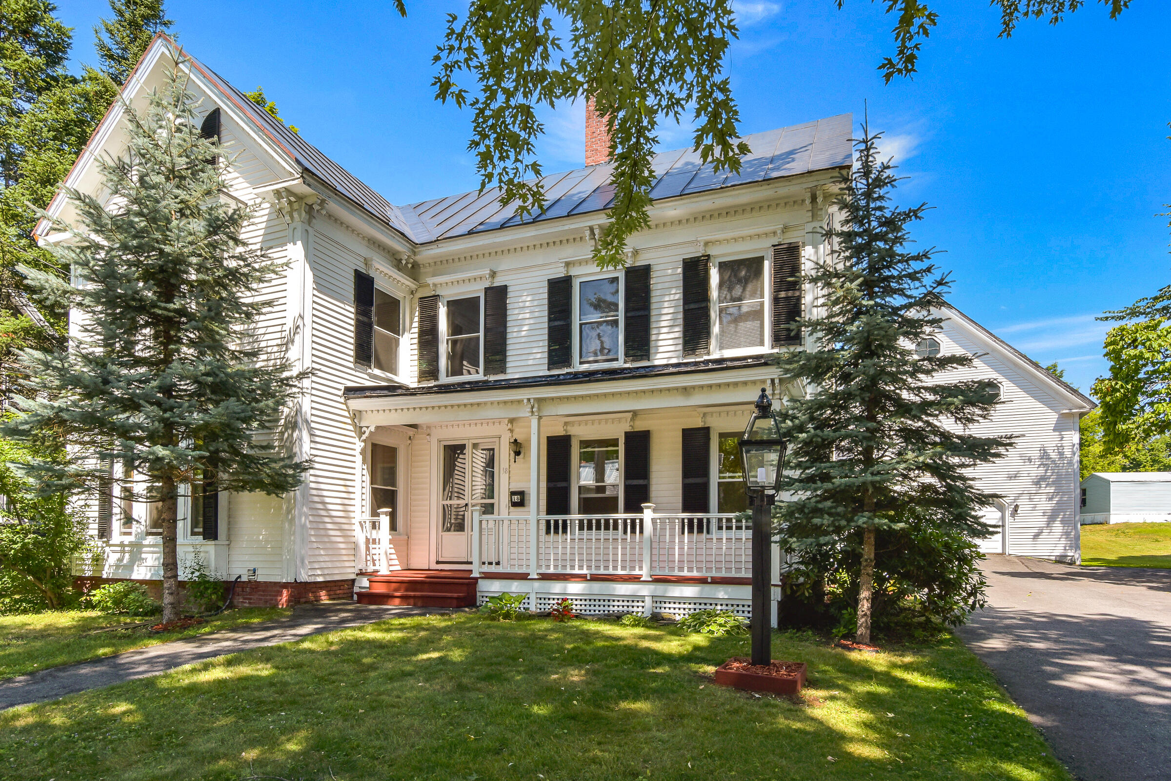 18 Maple Street Property Photo 2