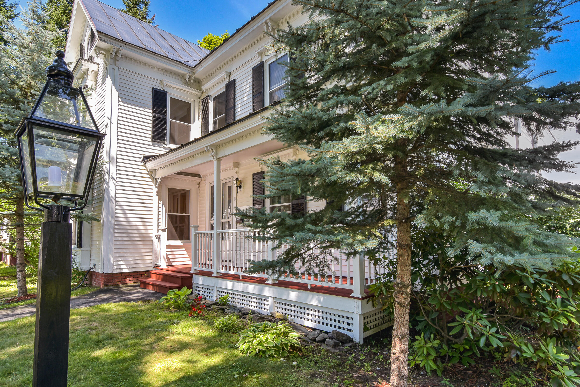 18 Maple Street Property Photo 3