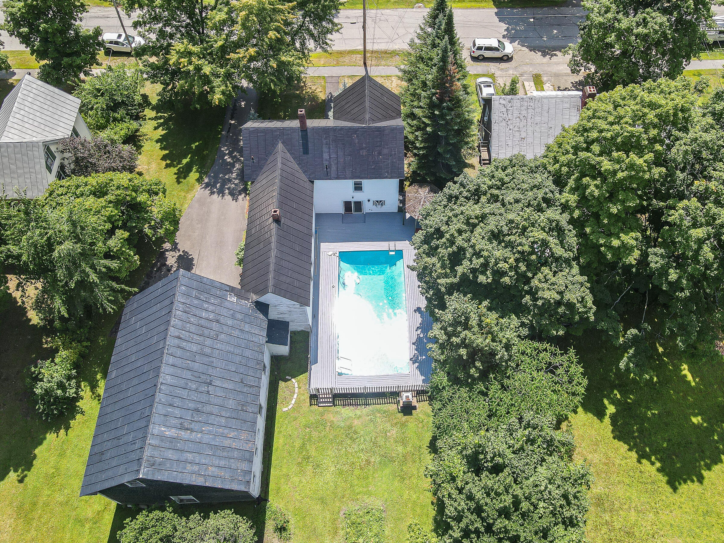 18 Maple Street Property Photo 9