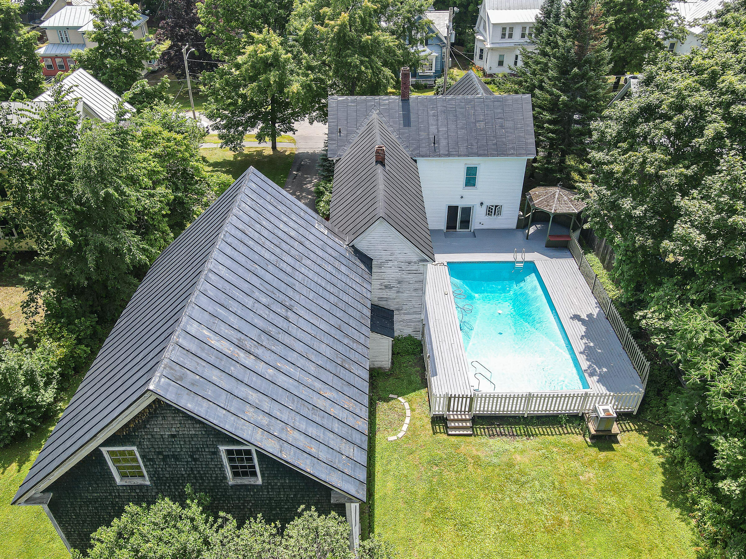 18 Maple Street Property Photo 10