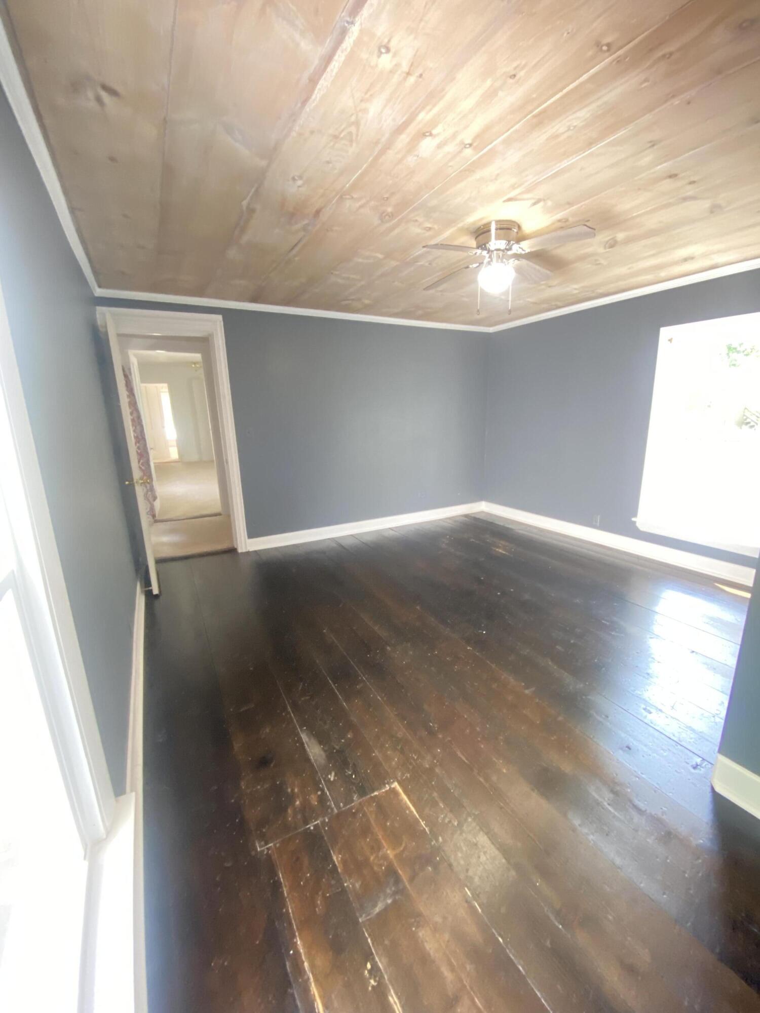 18 Maple Street Property Photo 41