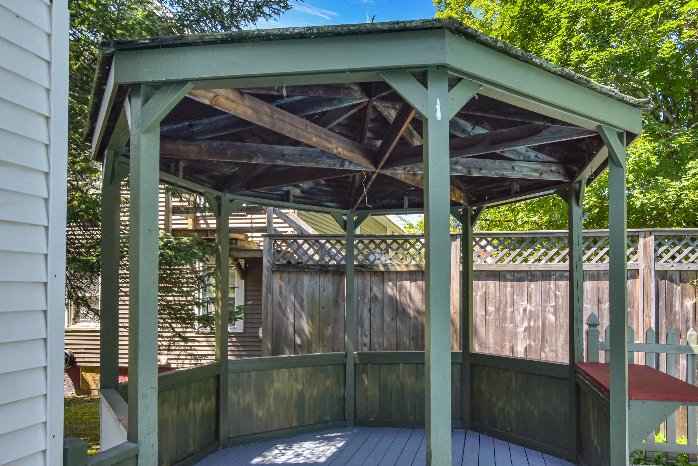 18 Maple Street Property Photo 48