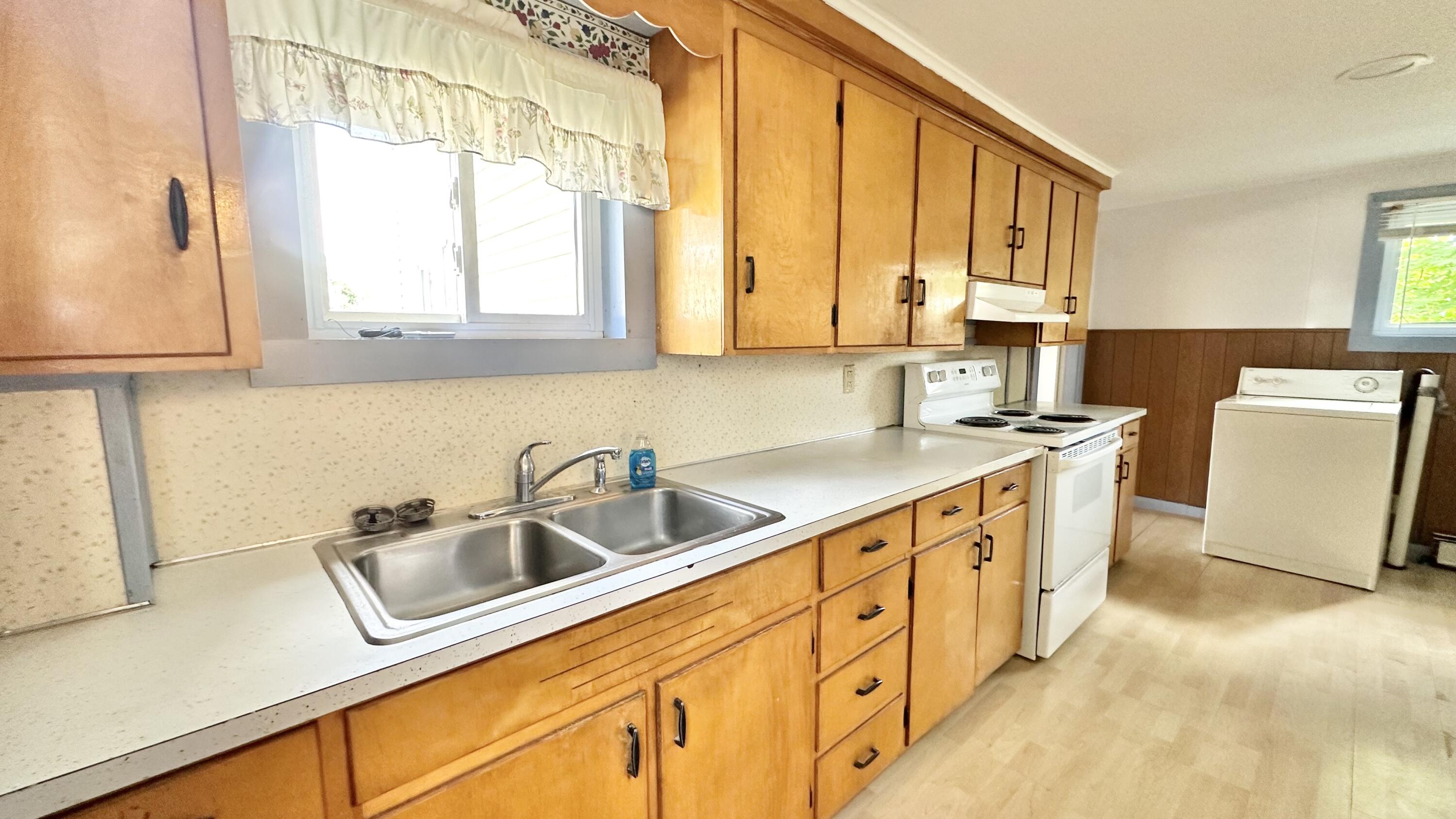 120 Knox Street Property Photo 9