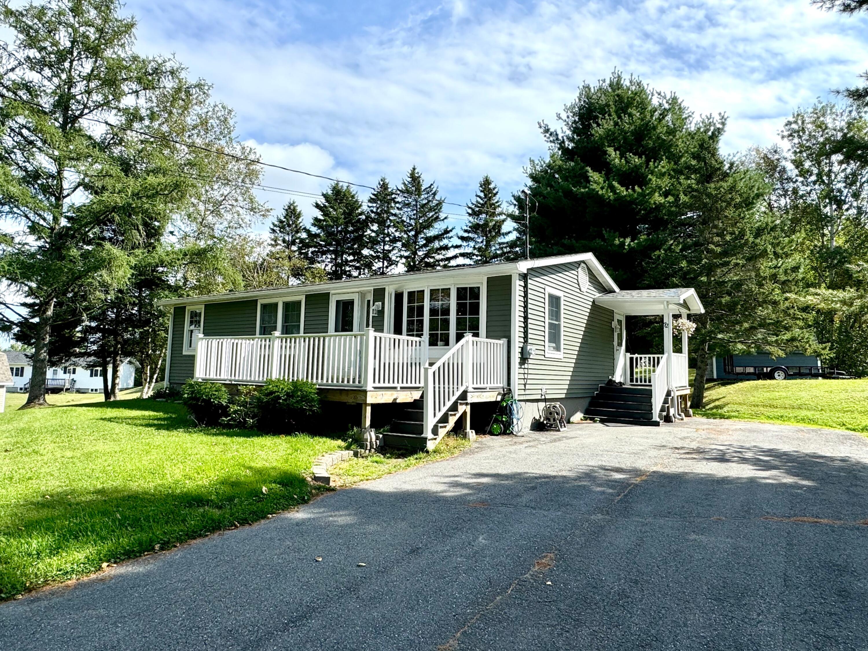 72 Third Avenue Property Photo 2
