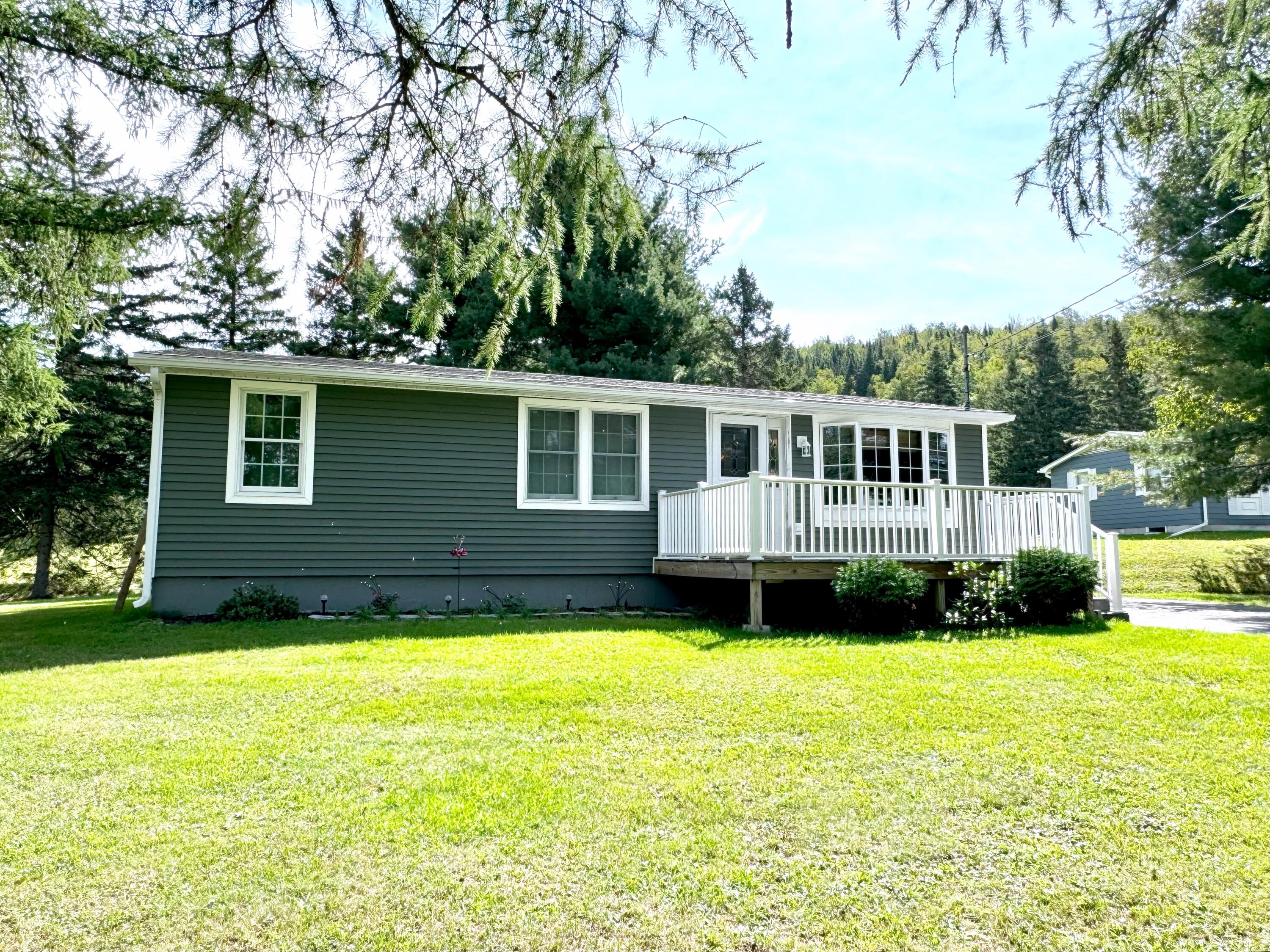 72 Third Avenue Property Photo 8