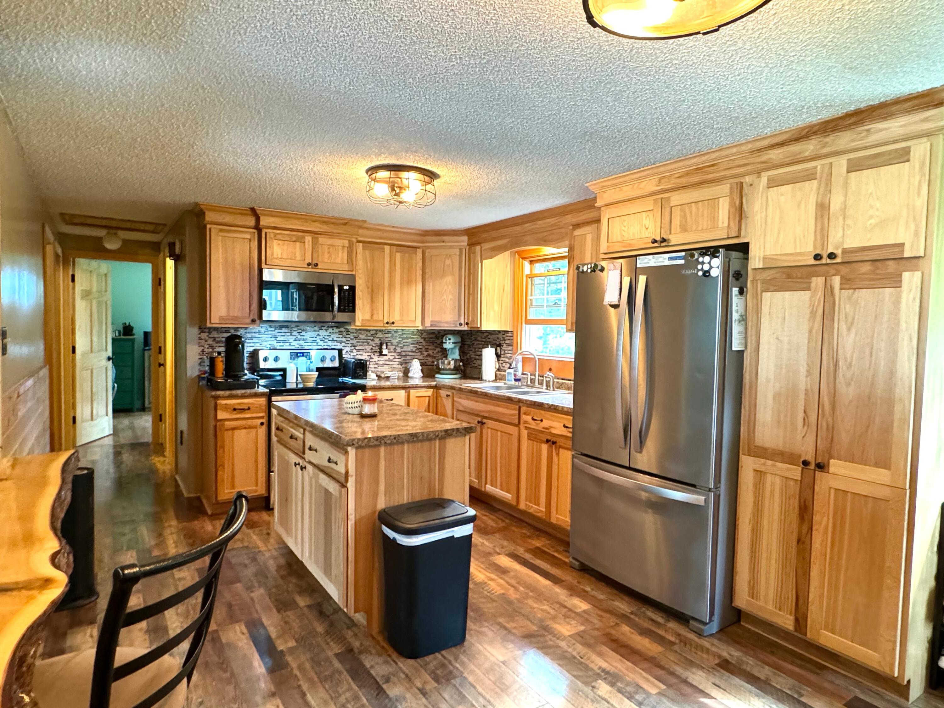 72 Third Avenue Property Photo 9