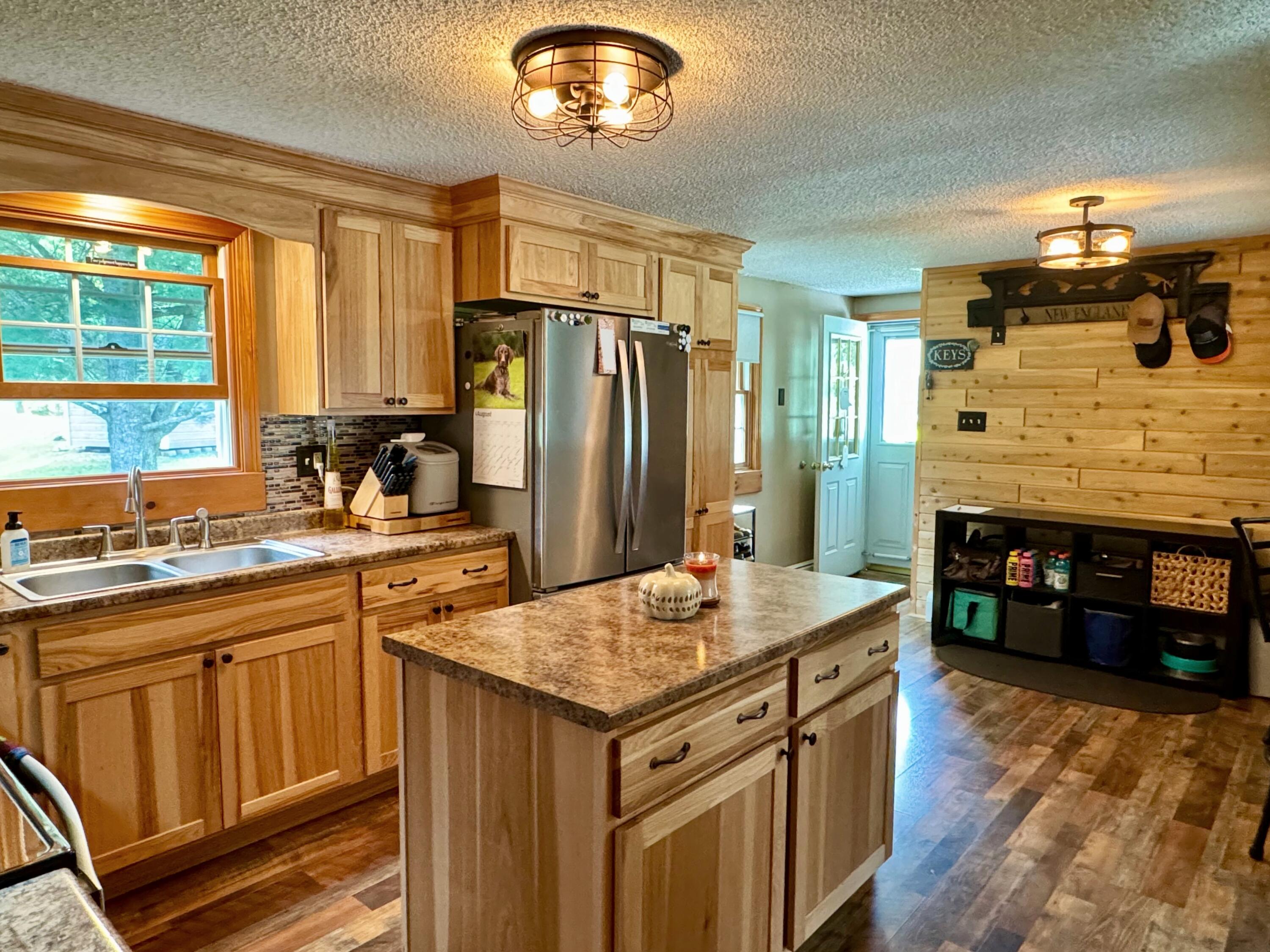 72 Third Avenue Property Photo 11