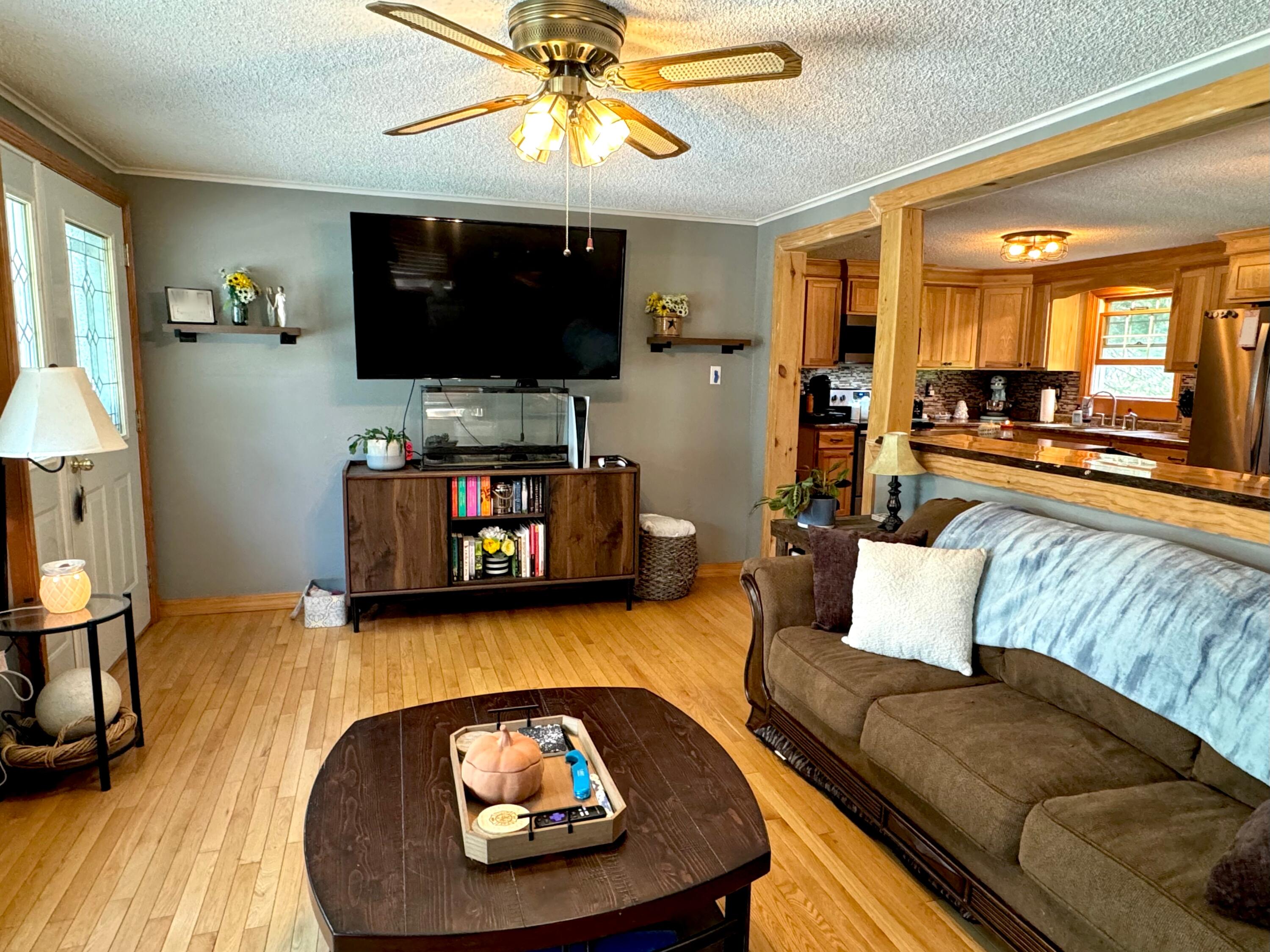 72 Third Avenue Property Photo 14