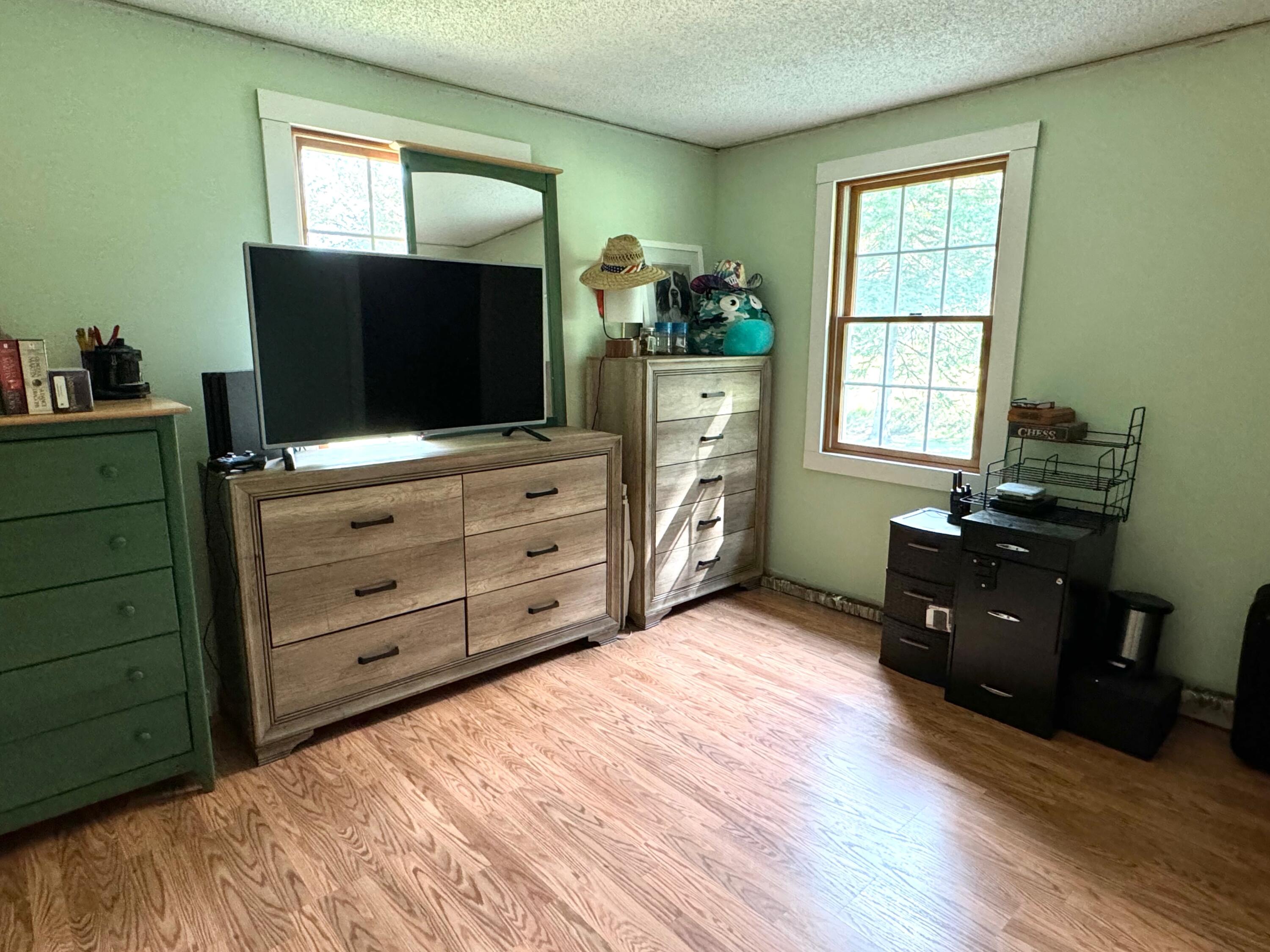 72 Third Avenue Property Photo 23