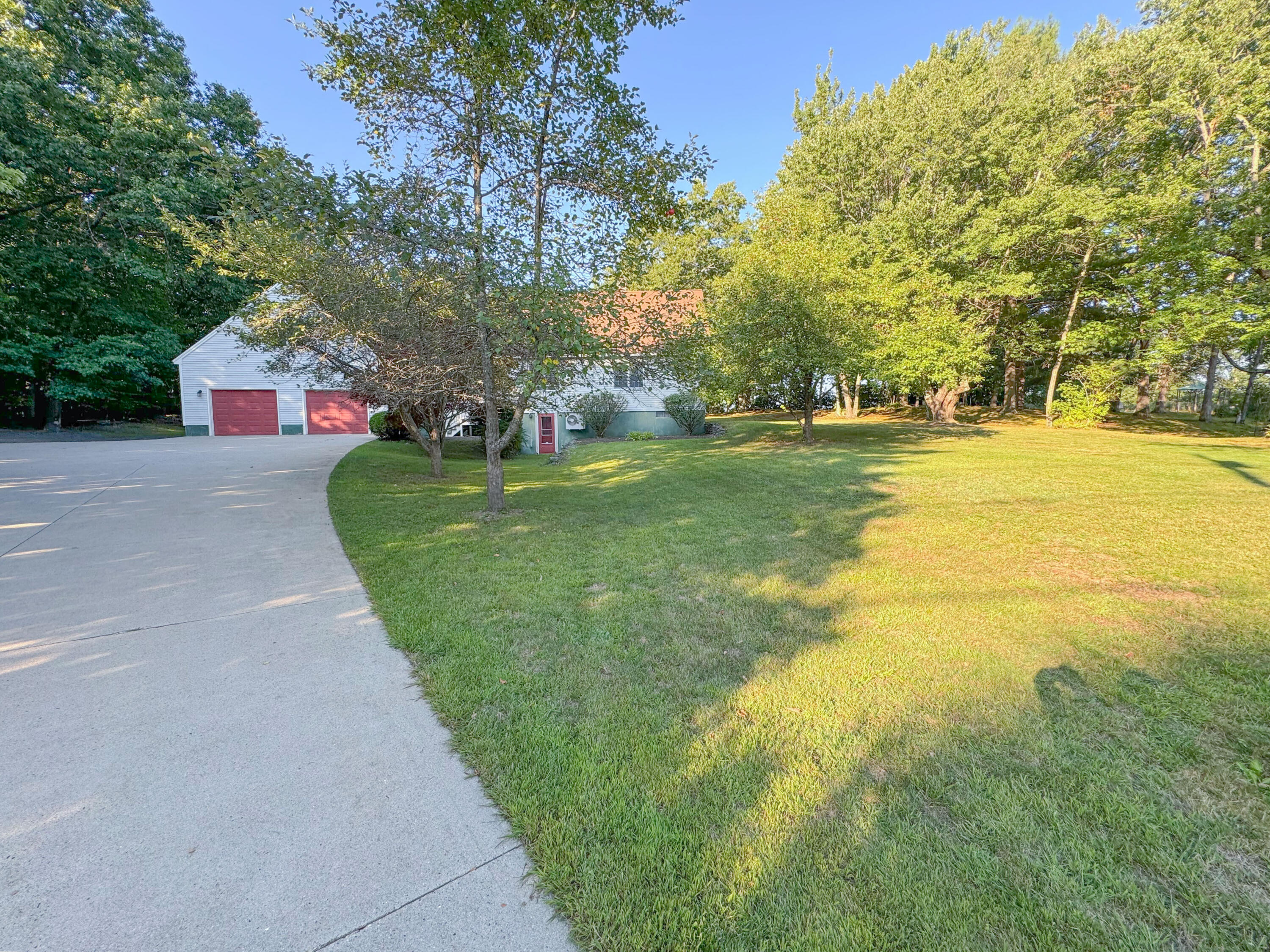 128 School Street Property Photo 6