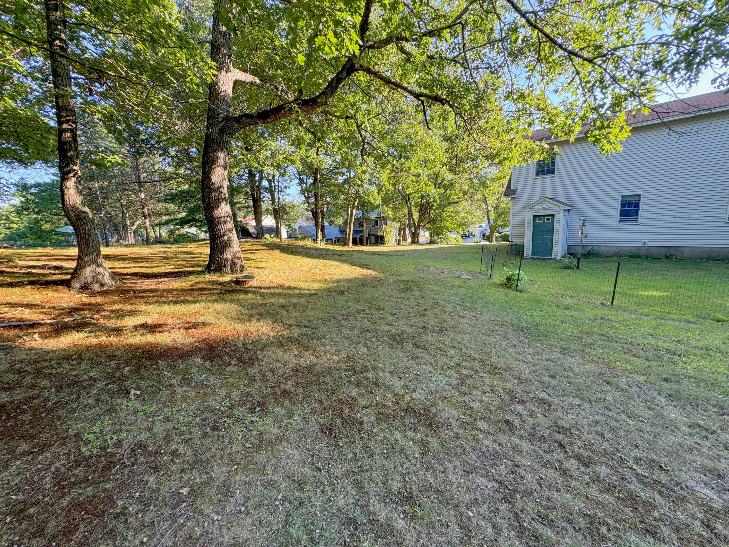 128 School Street Property Photo 22