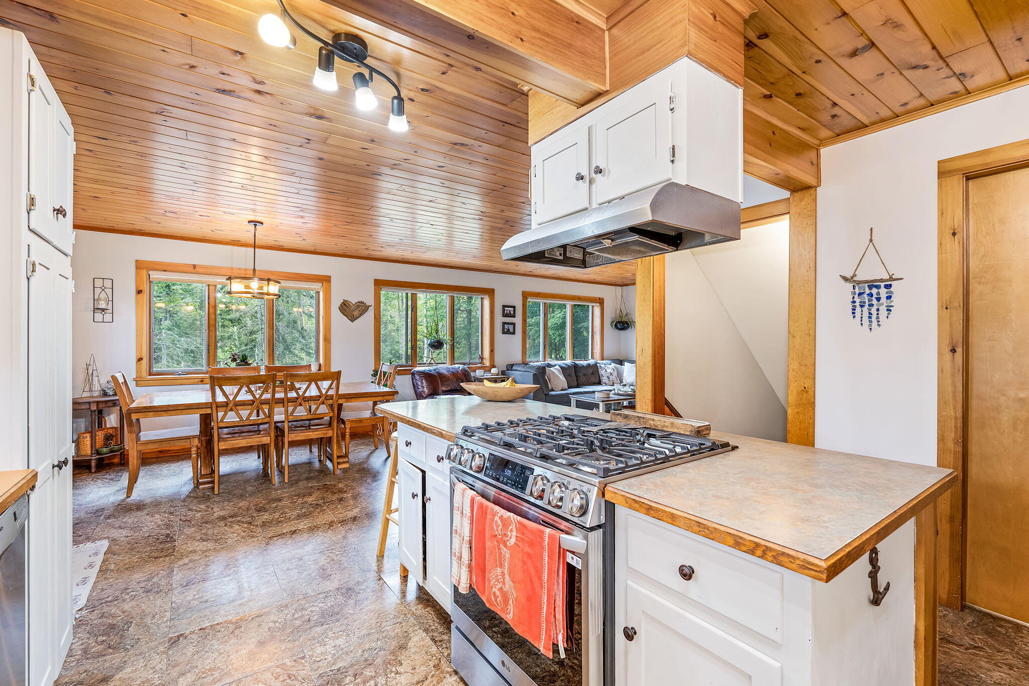 39 Simmons Lane Property Photo 8