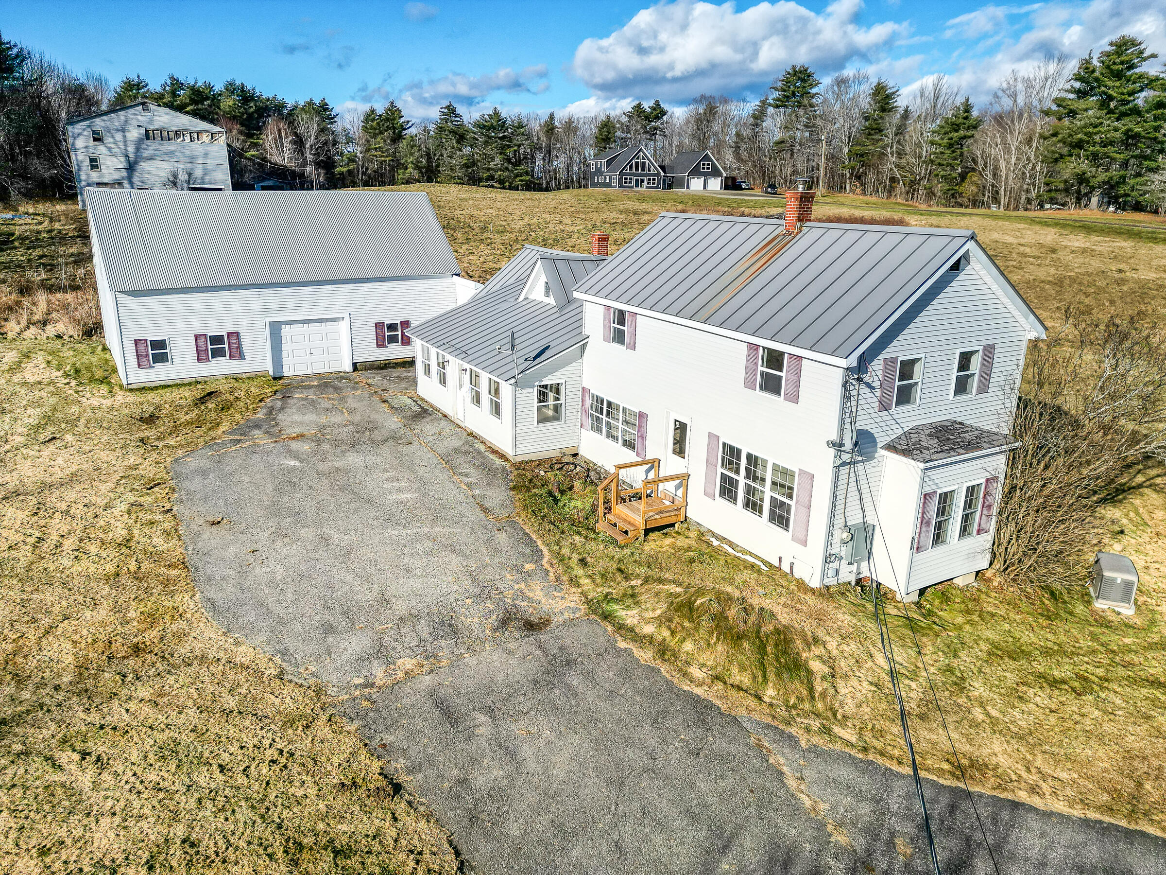 559 Hussey Road Property Photo