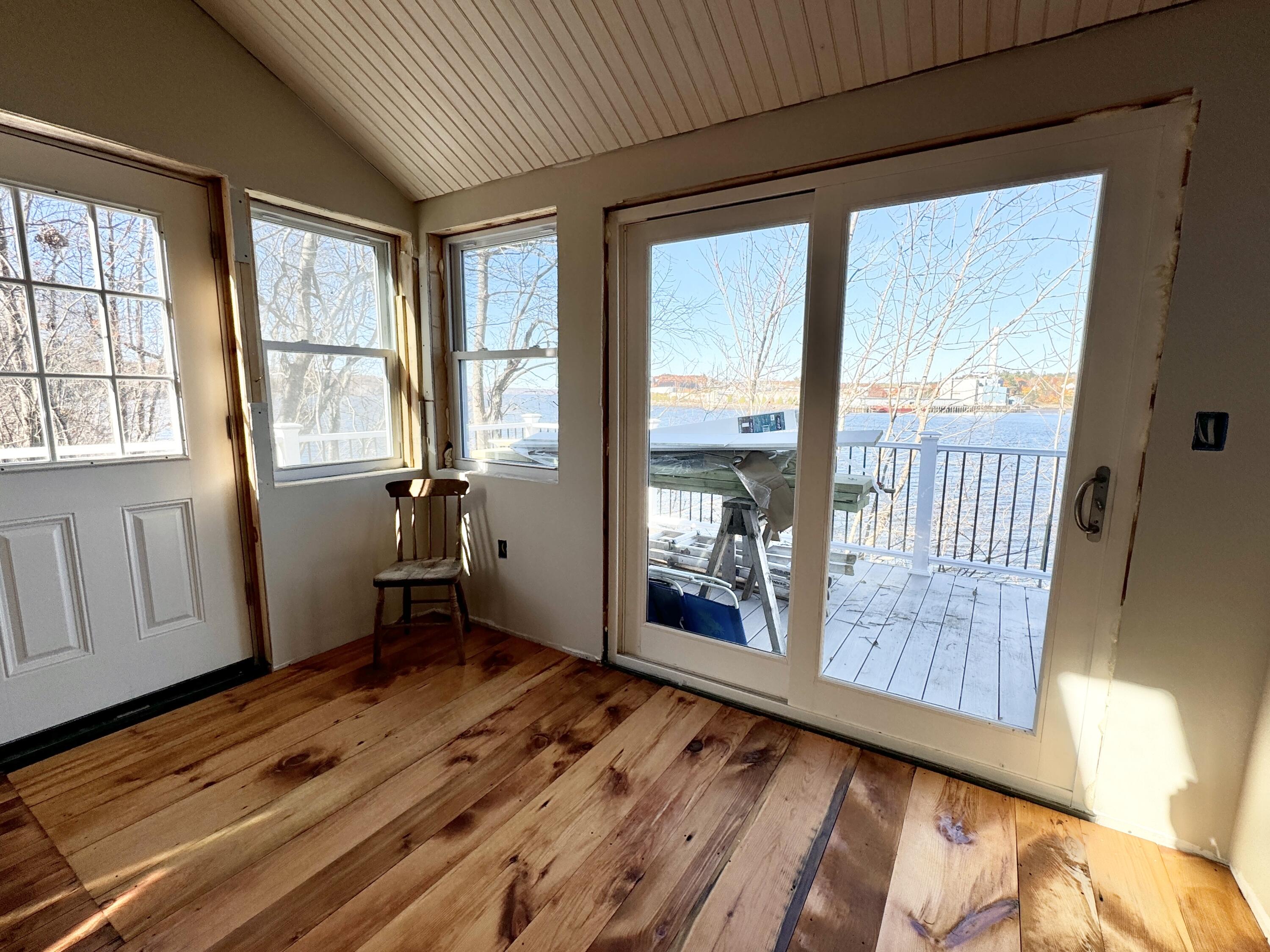 30 Ferry Road Property Photo 11