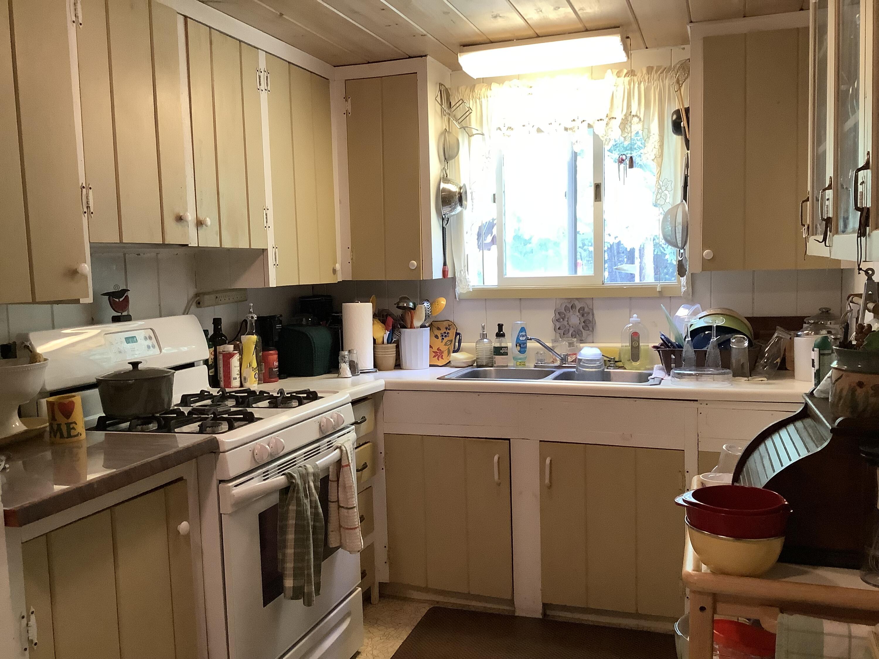 300 St Peter Road Property Photo 2