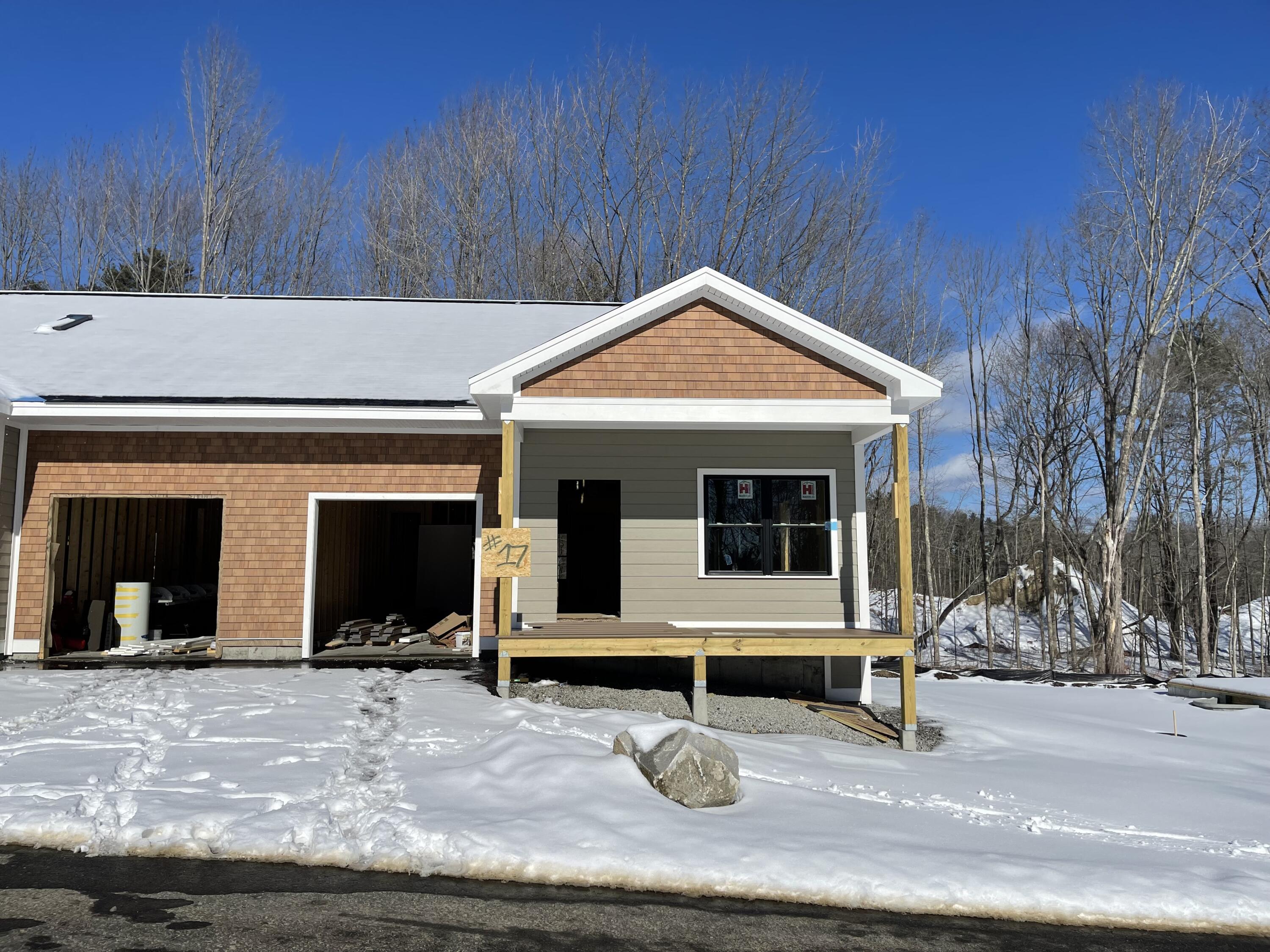 8 Daybreak Lane Property Photo 3