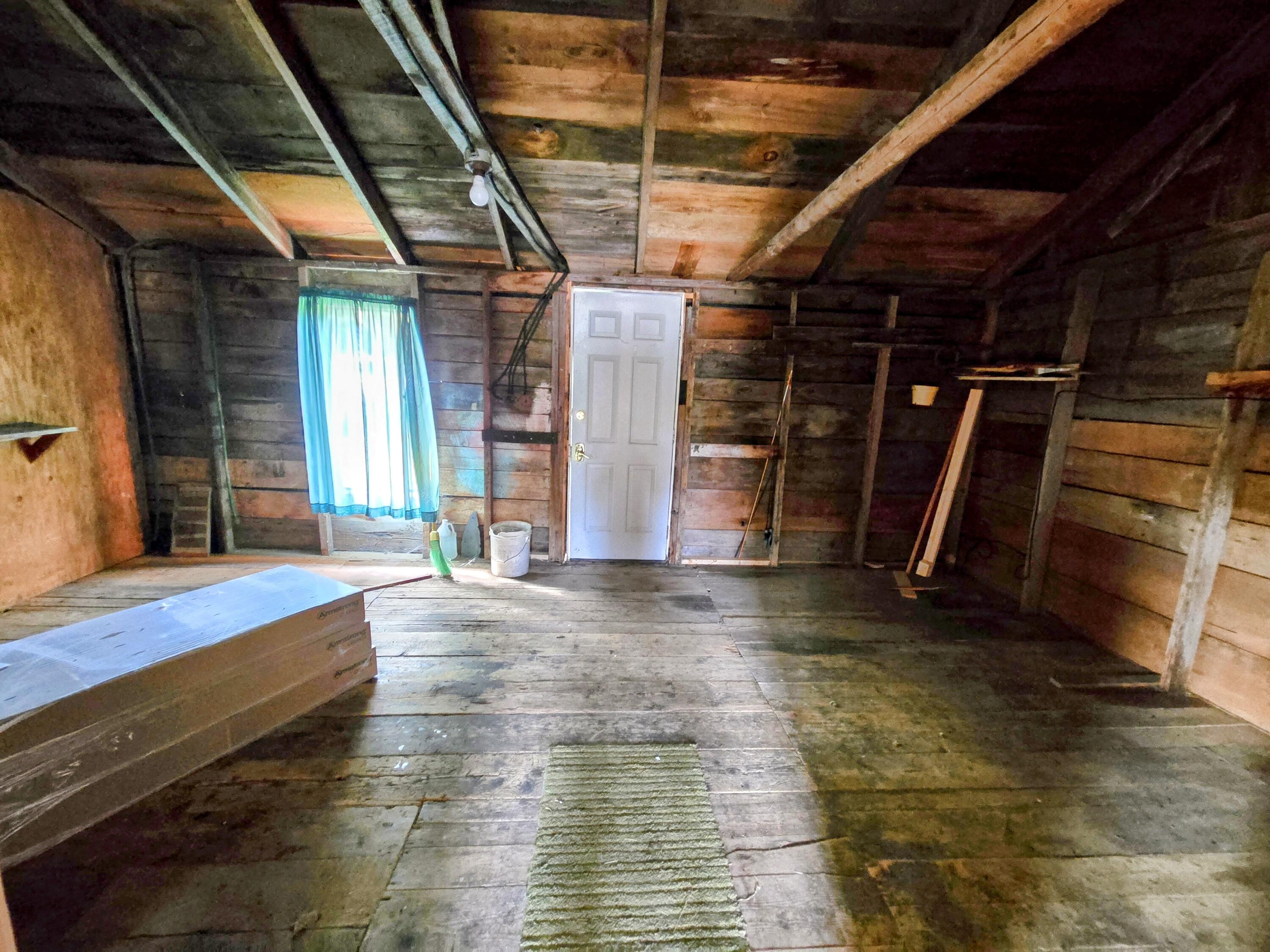 1079 Belfast Road Property Photo 19