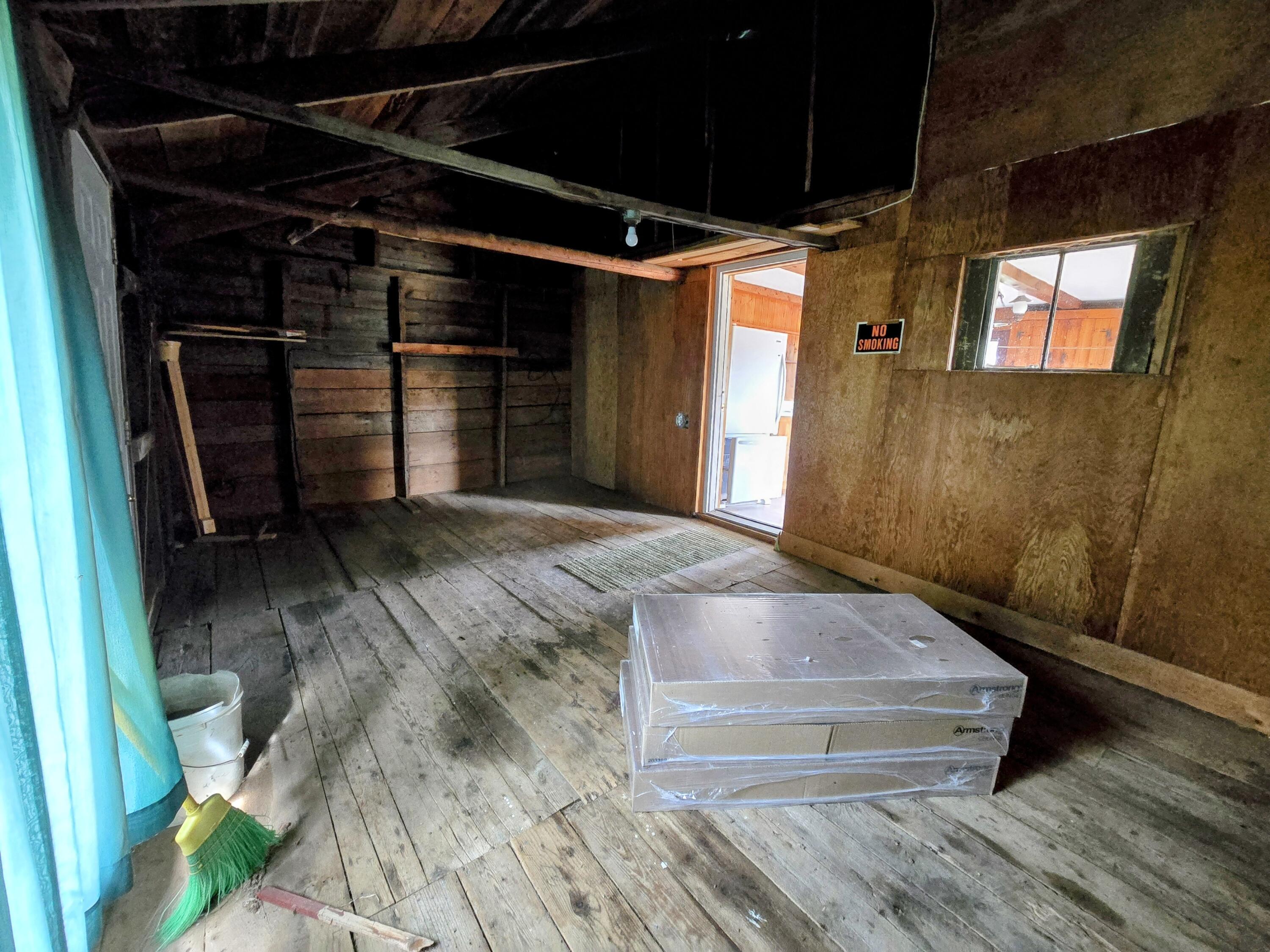 1079 Belfast Road Property Photo 21