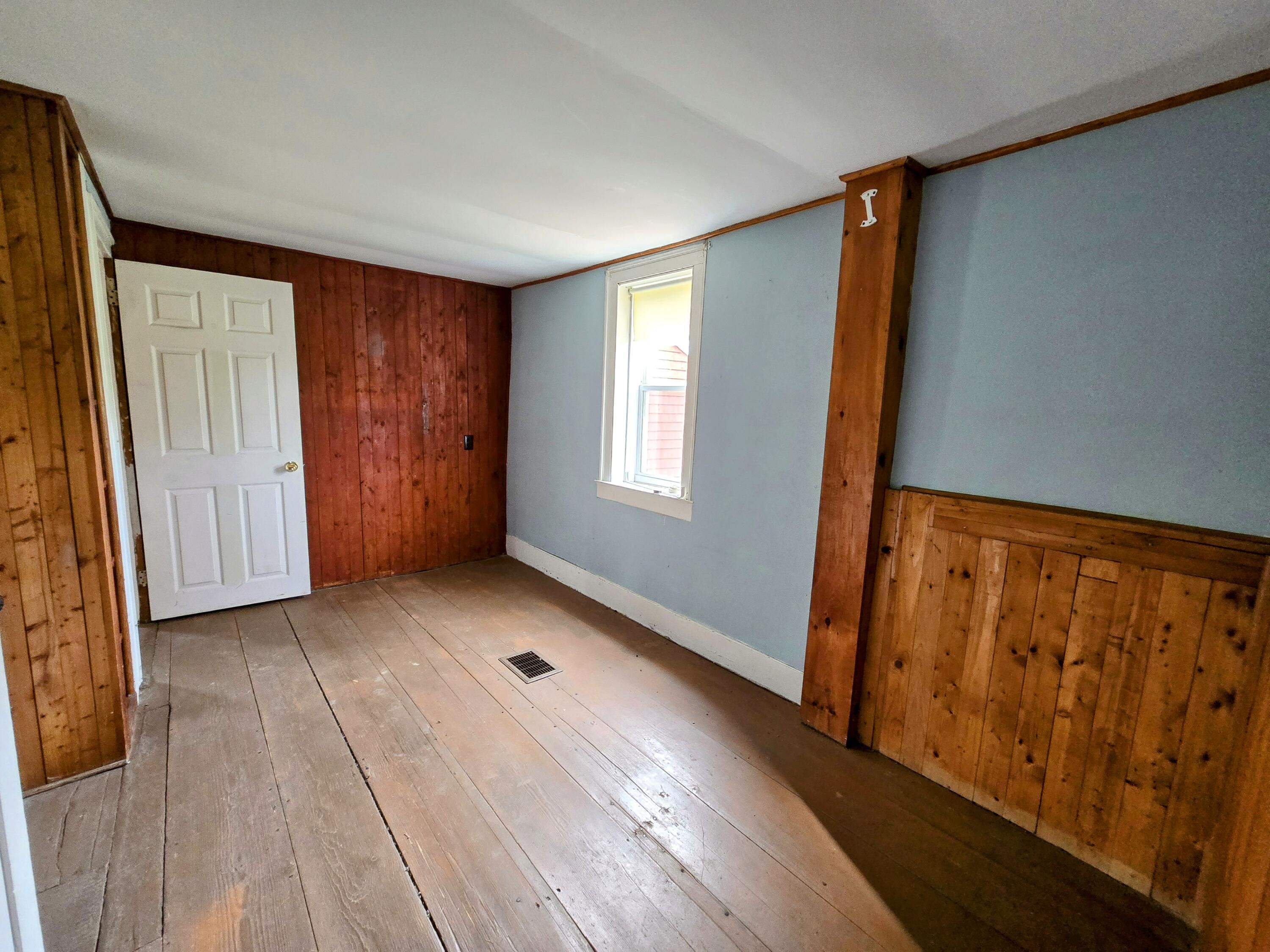 1079 Belfast Road Property Photo 26