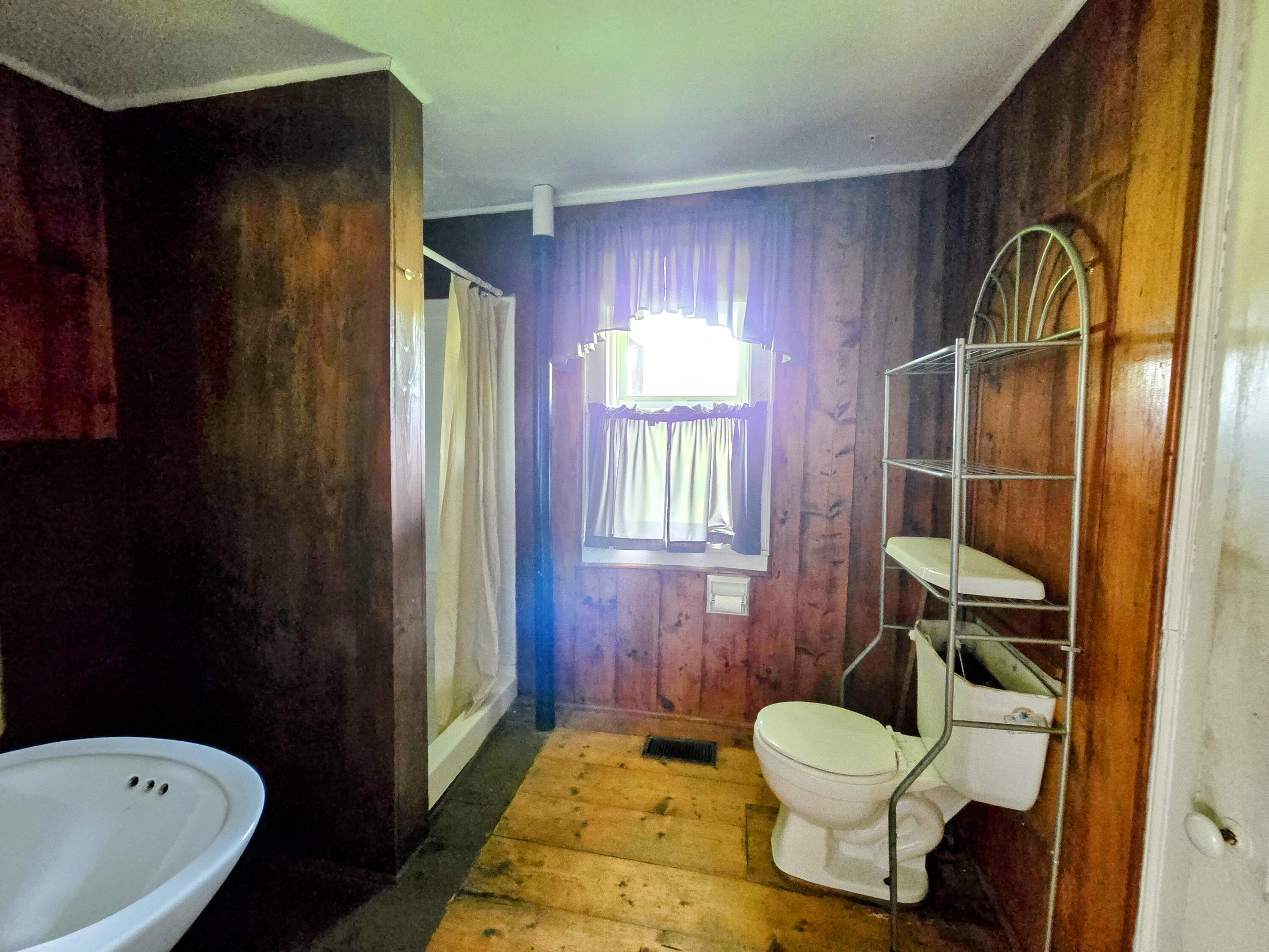 1079 Belfast Road Property Photo 32