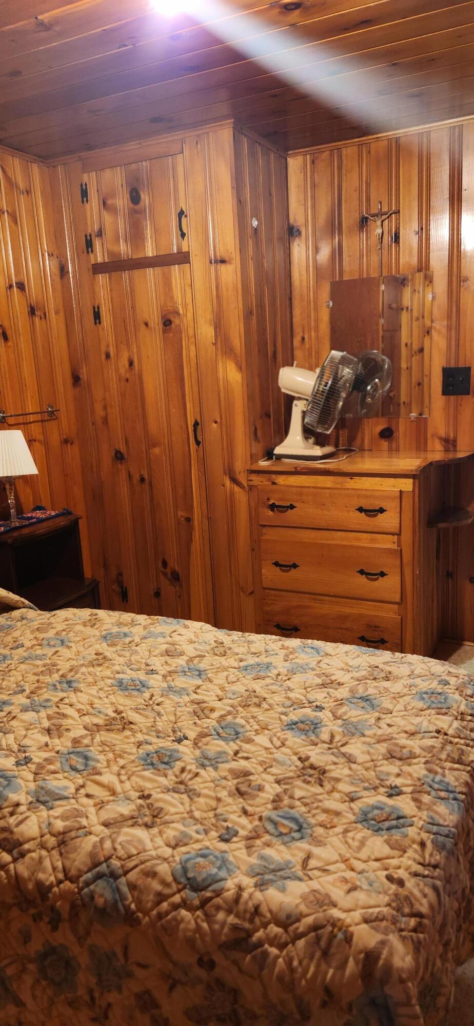 35 Middle Road Property Photo 14