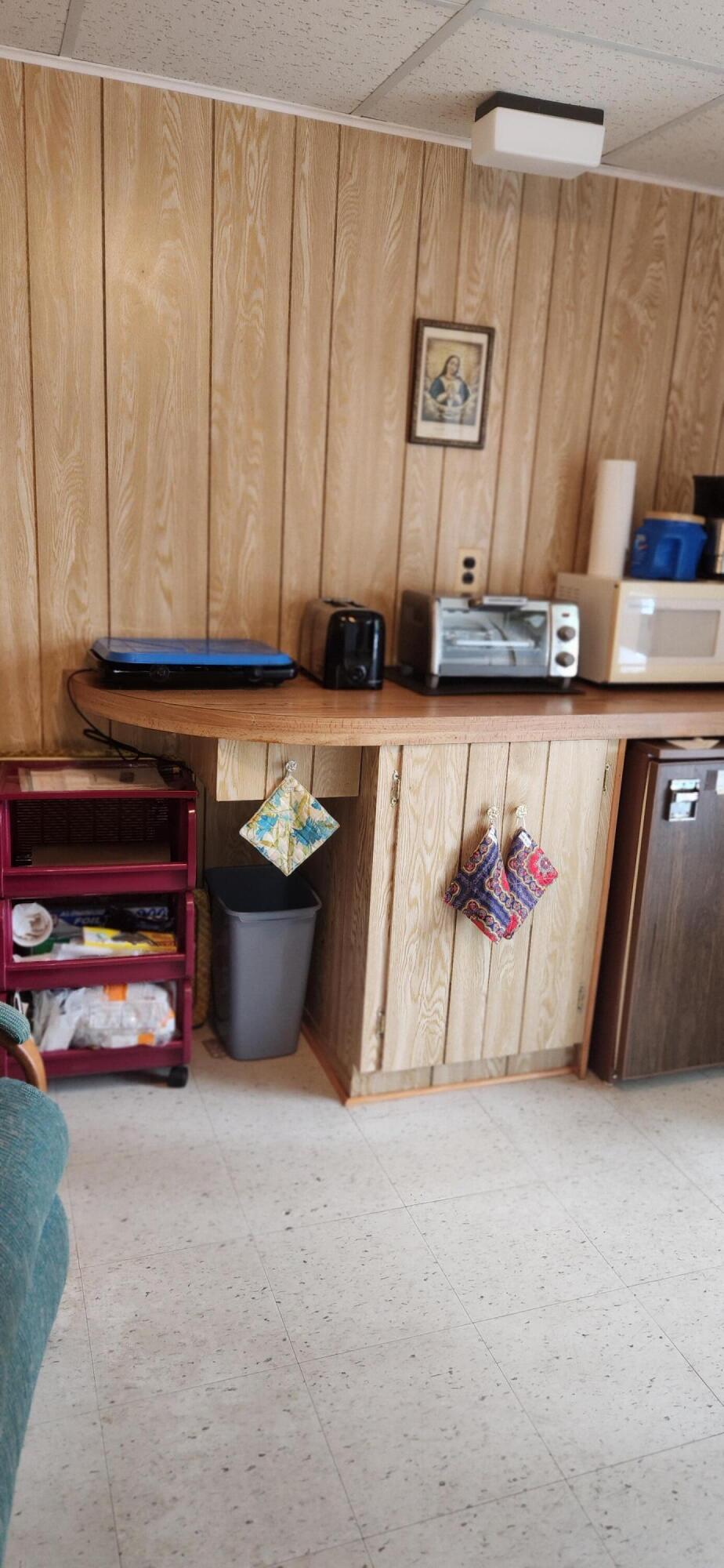 35 Middle Road Property Photo 23