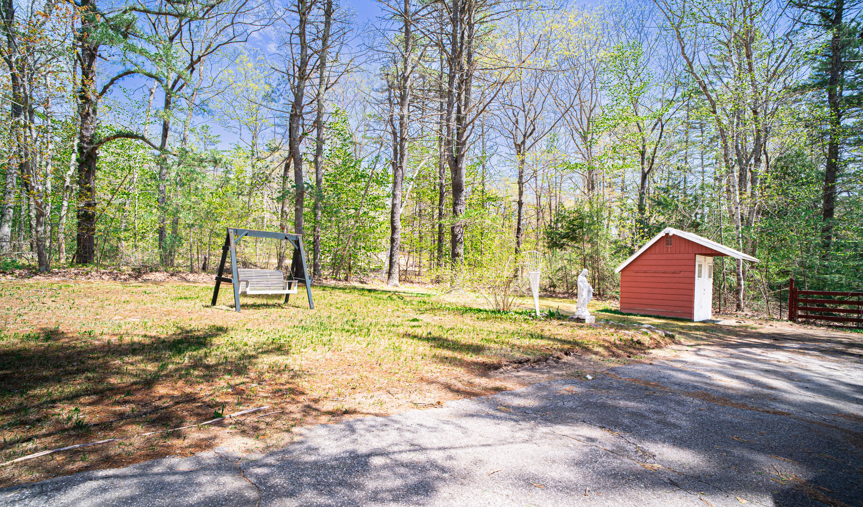 35 Middle Road Property Photo 34