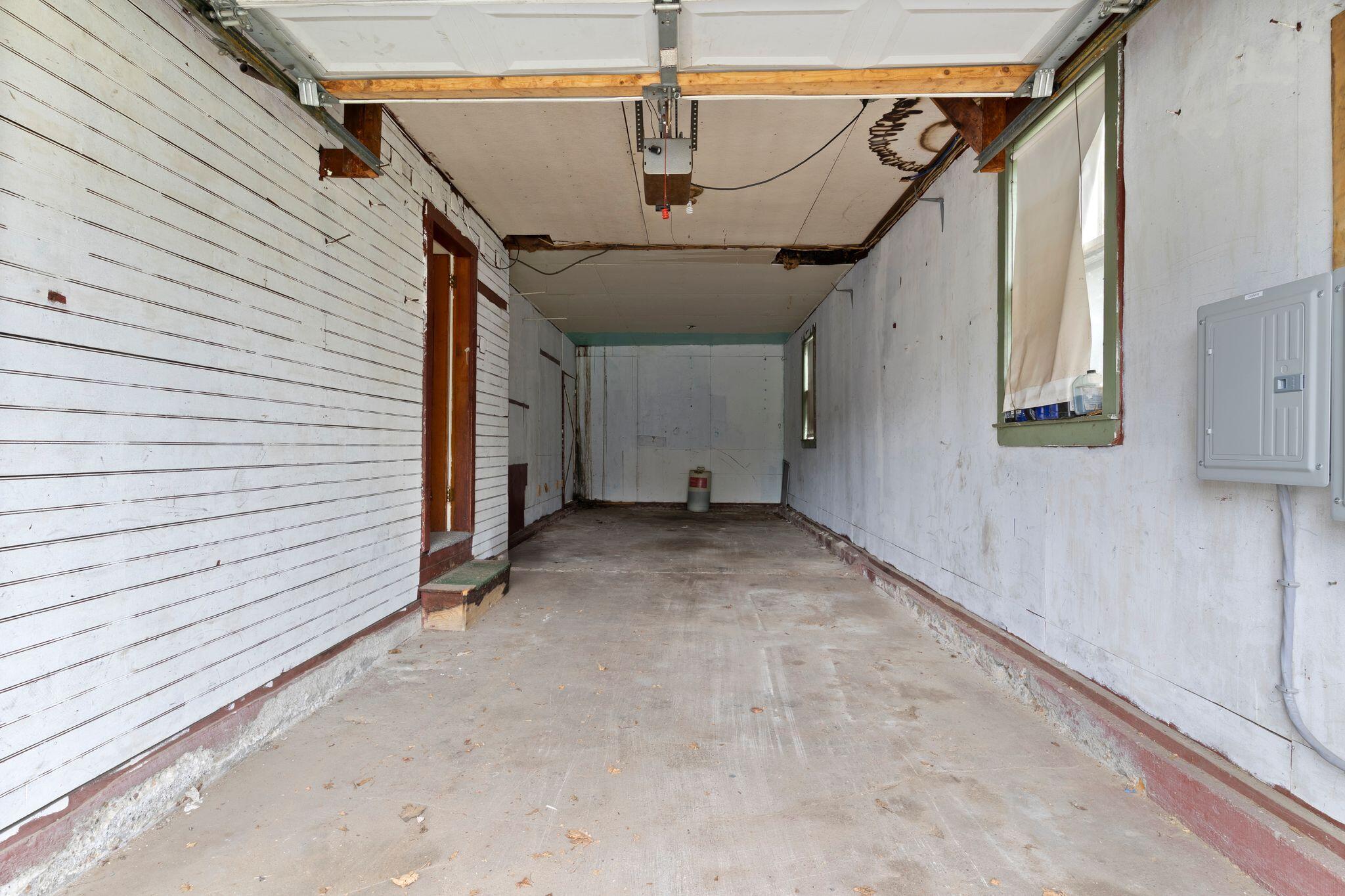 19 Harding Street Property Photo 32