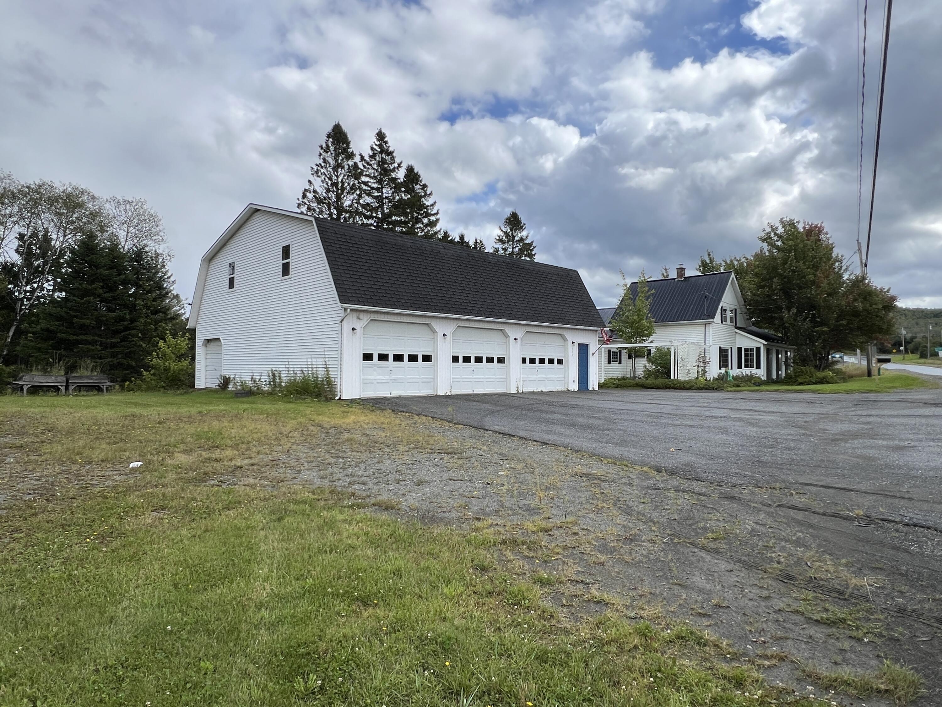 752 Caribou Road Property Photo