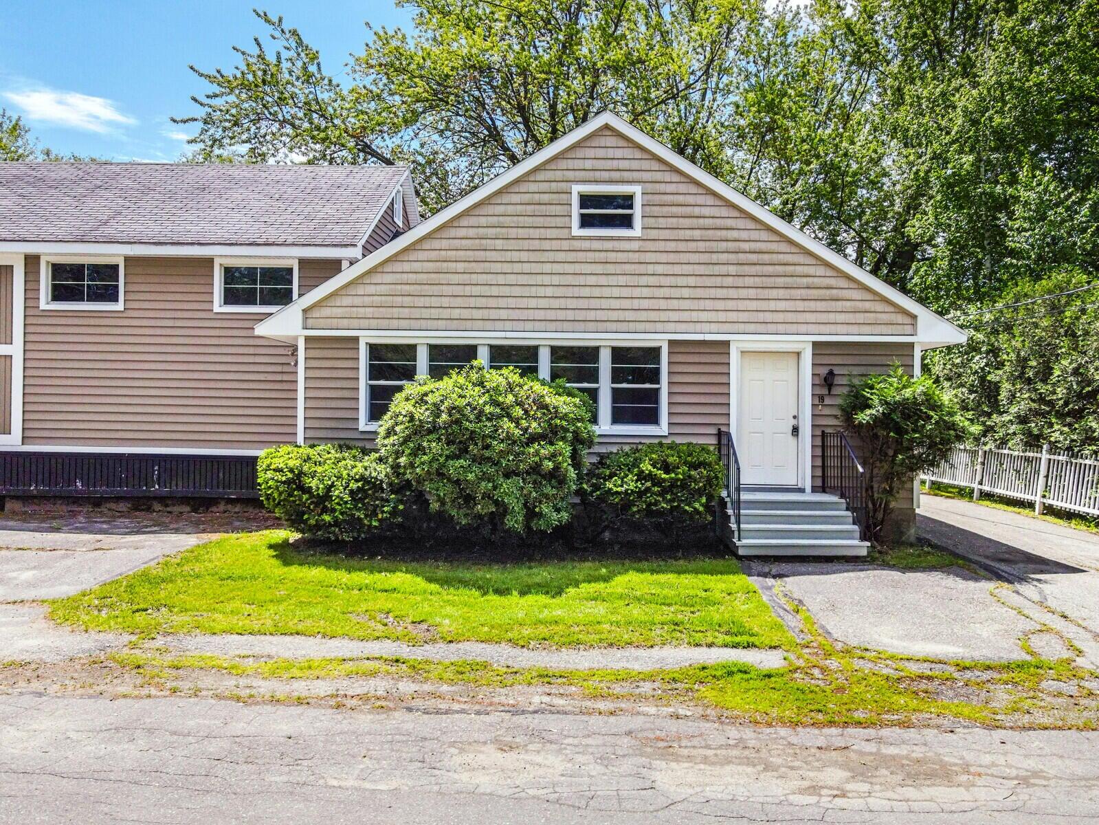 19 Greenwood Park Property Photo 3