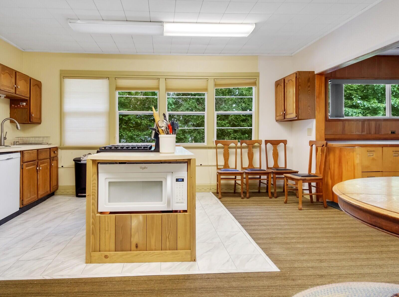 19 Greenwood Park Property Photo 10