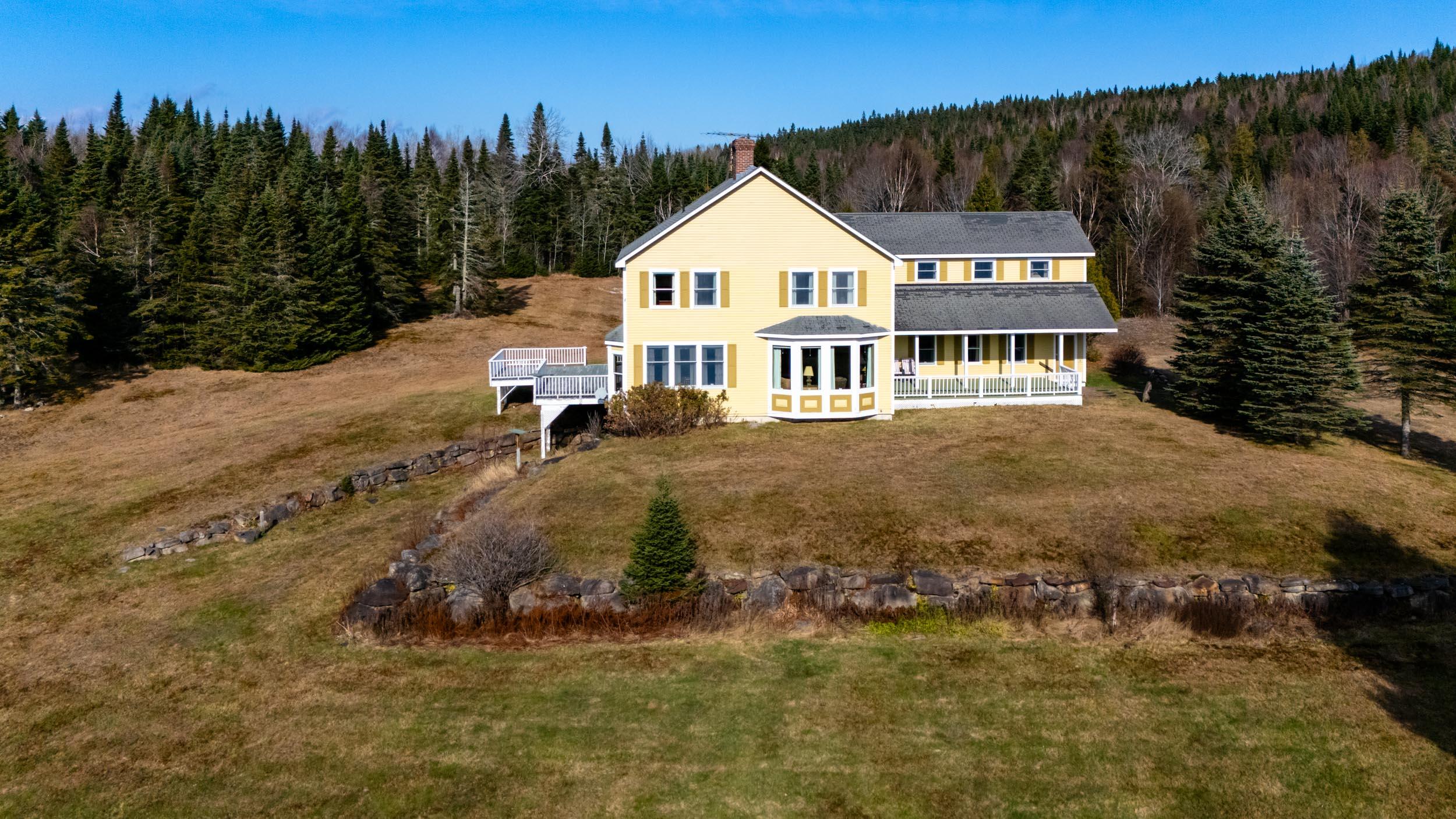 208 Old County Road Property Photo 2