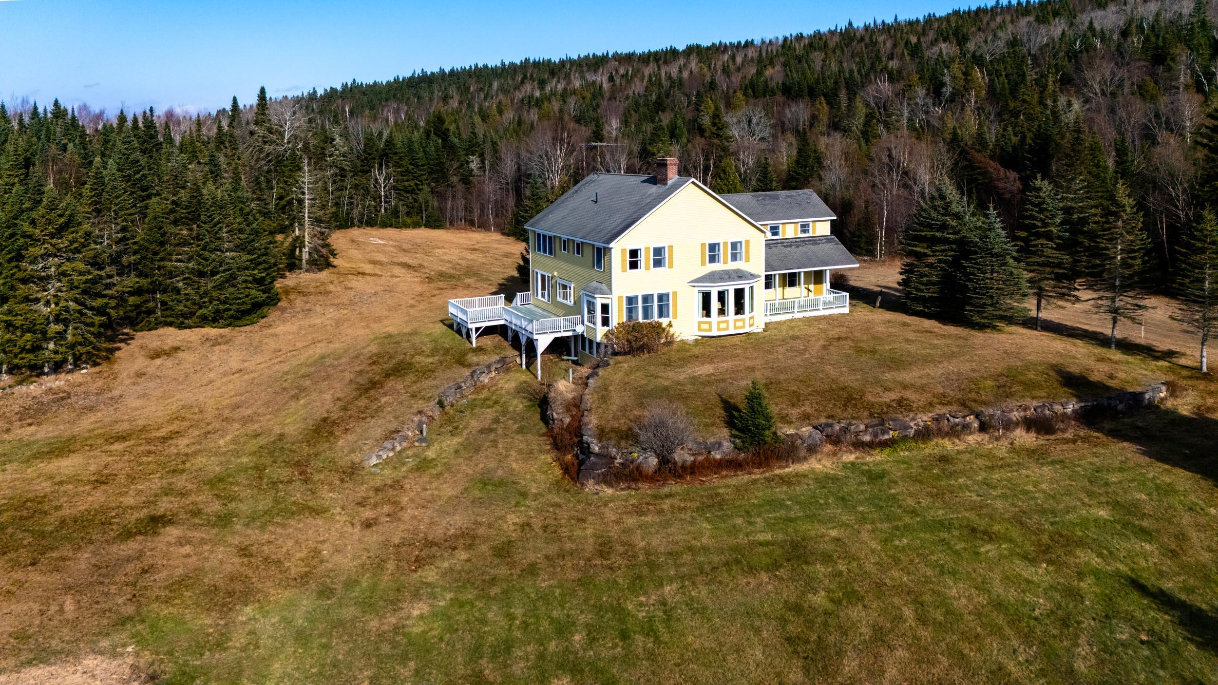 208 Old County Road Property Photo 6