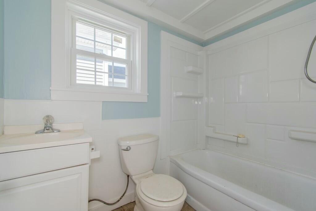 994 Portland Road Property Photo 11