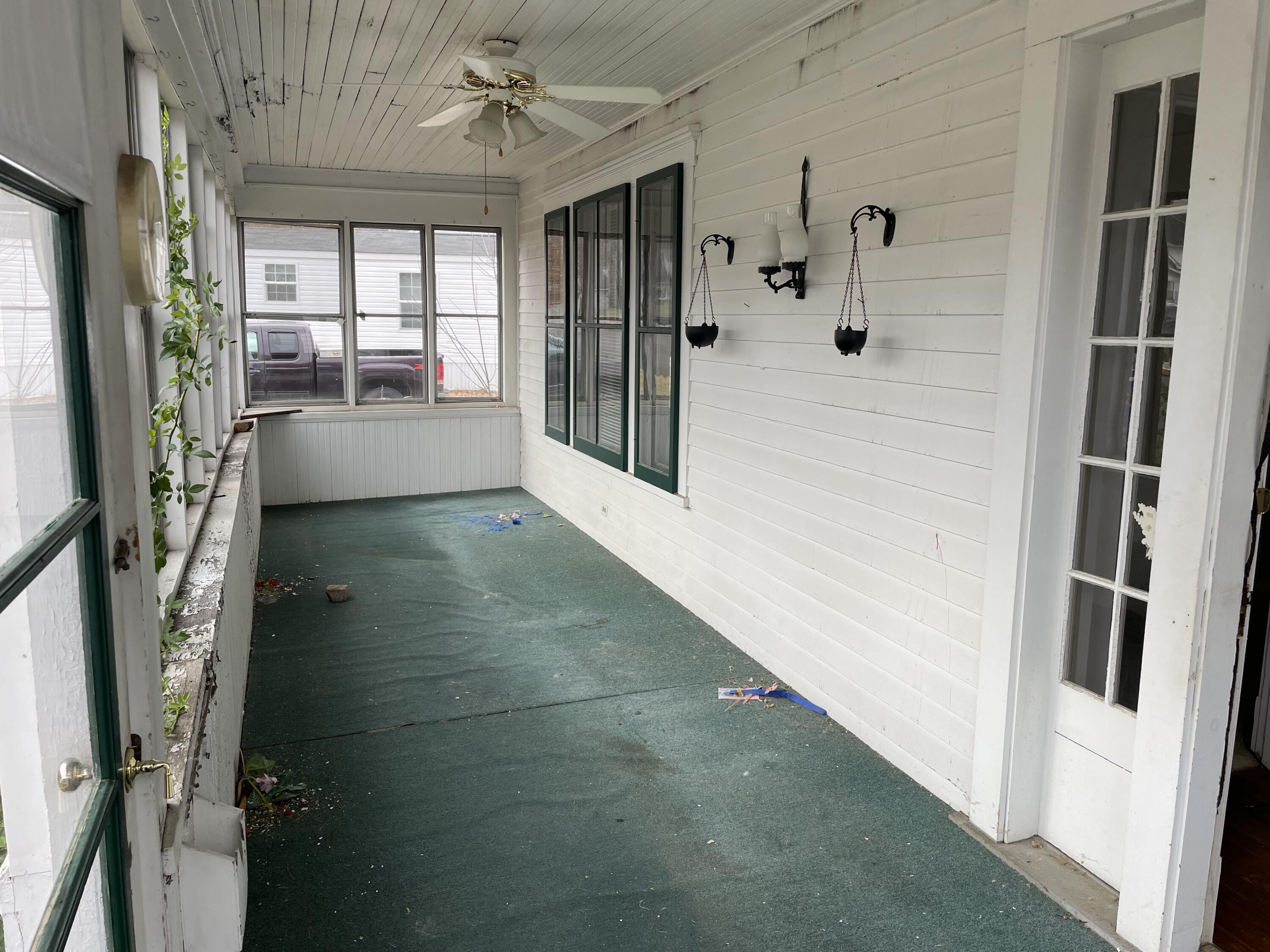 214 Lincoln Avenue Property Photo 4