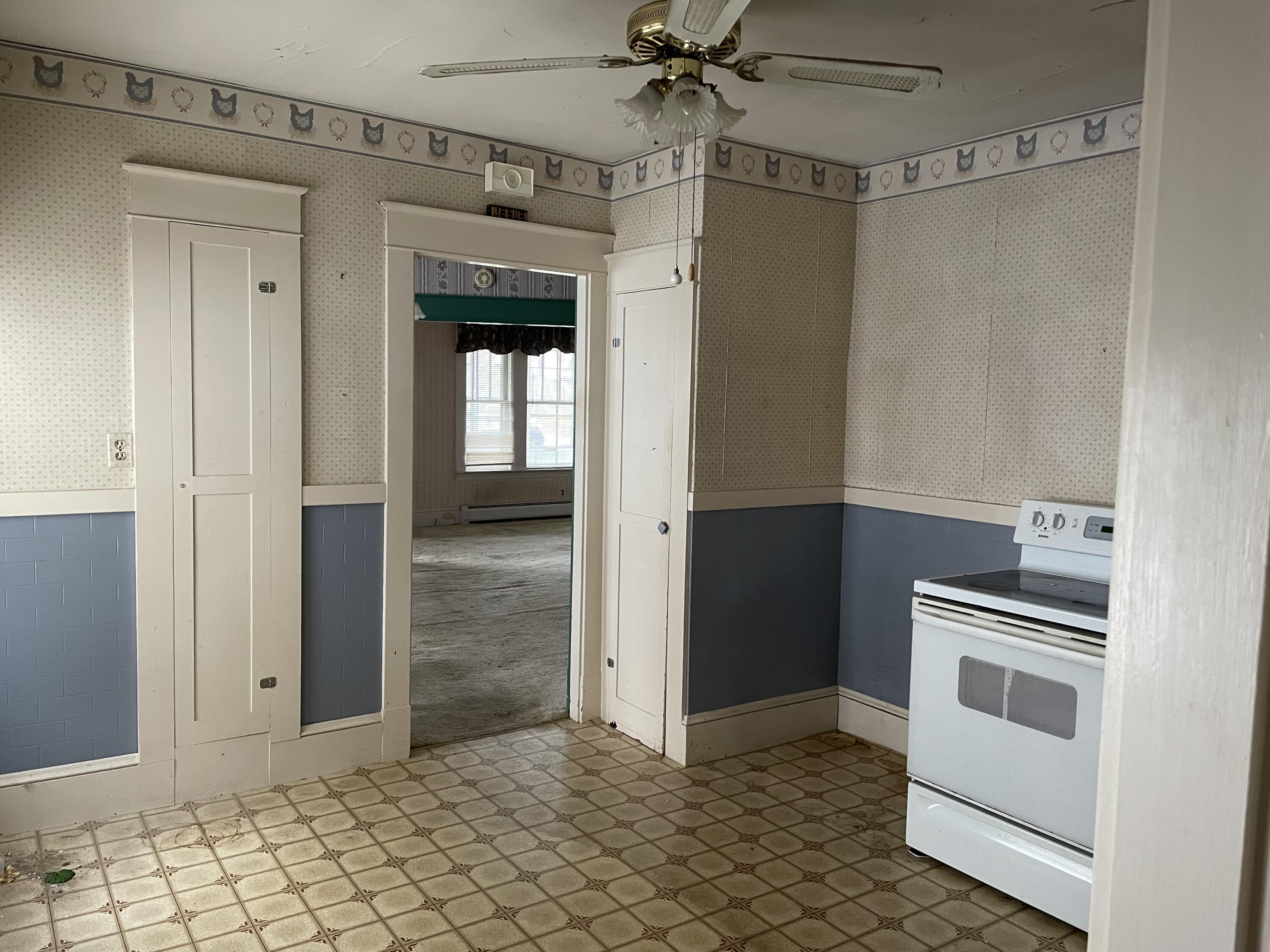 214 Lincoln Avenue Property Photo 10