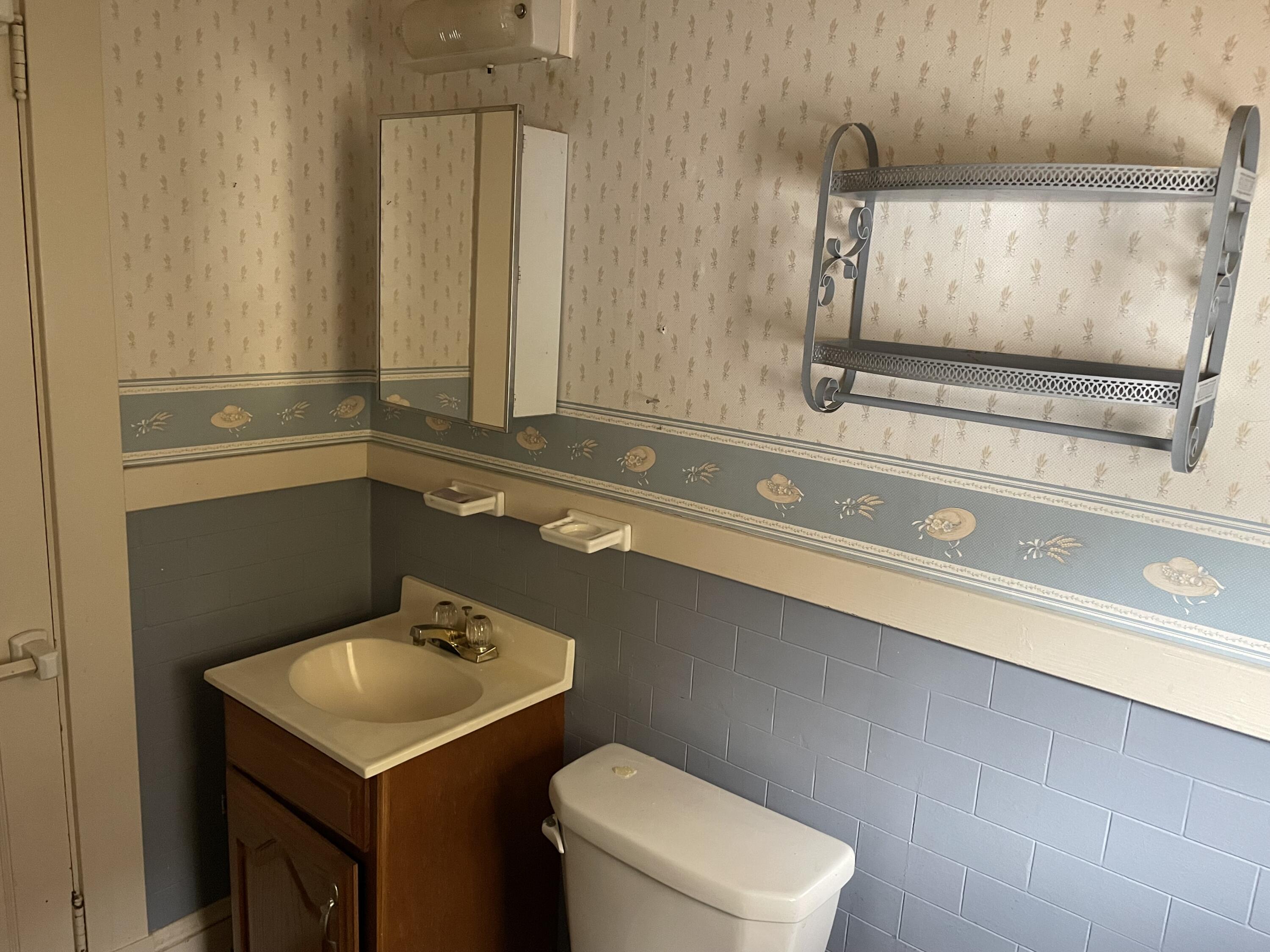 214 Lincoln Avenue Property Photo 12