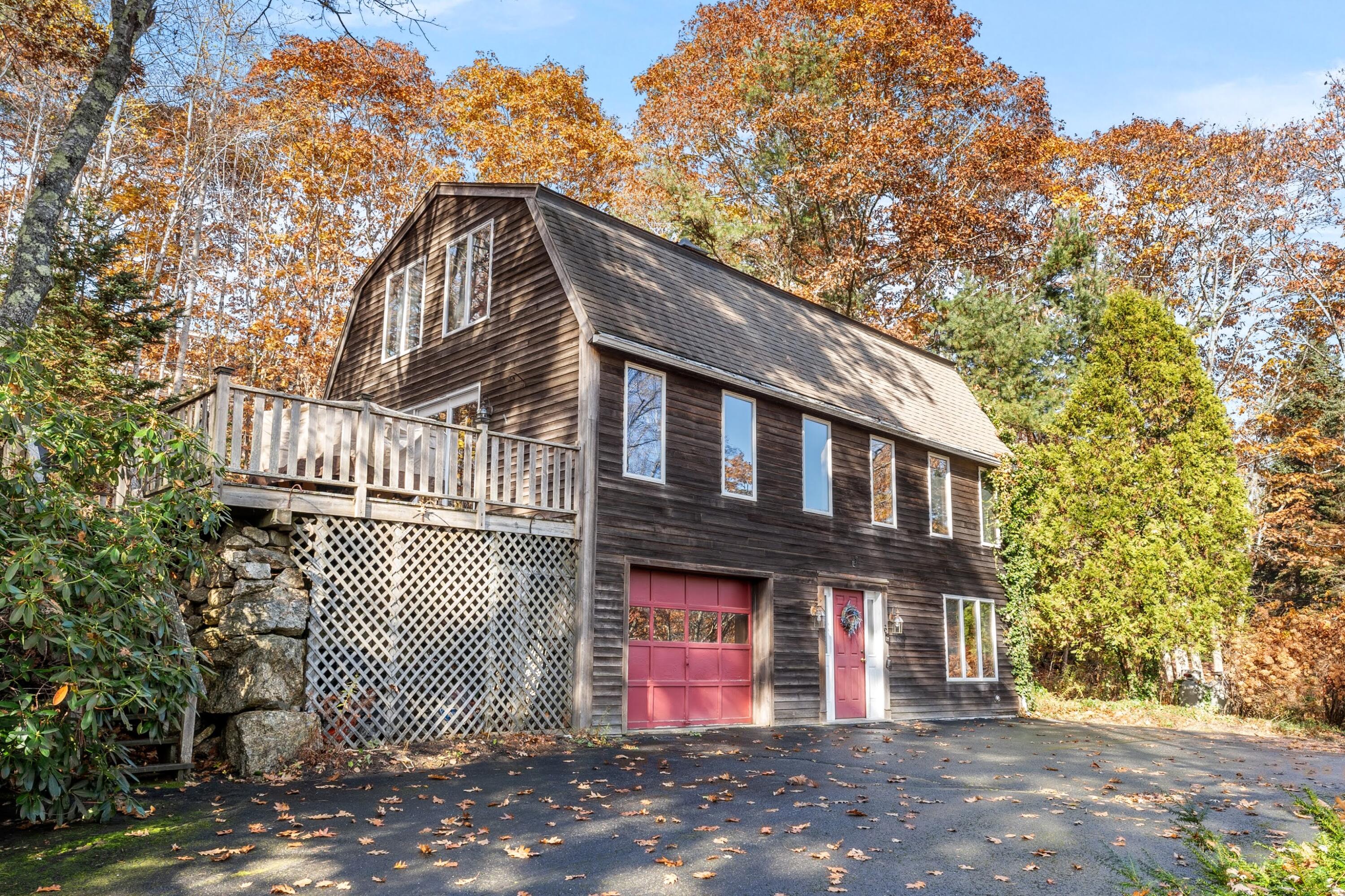 6 Abenaki Road Property Photo