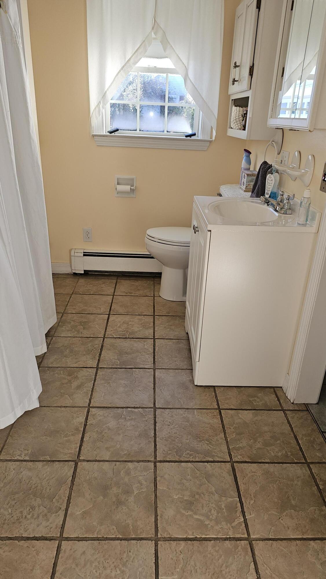 880 Minot Avenue Property Photo 7