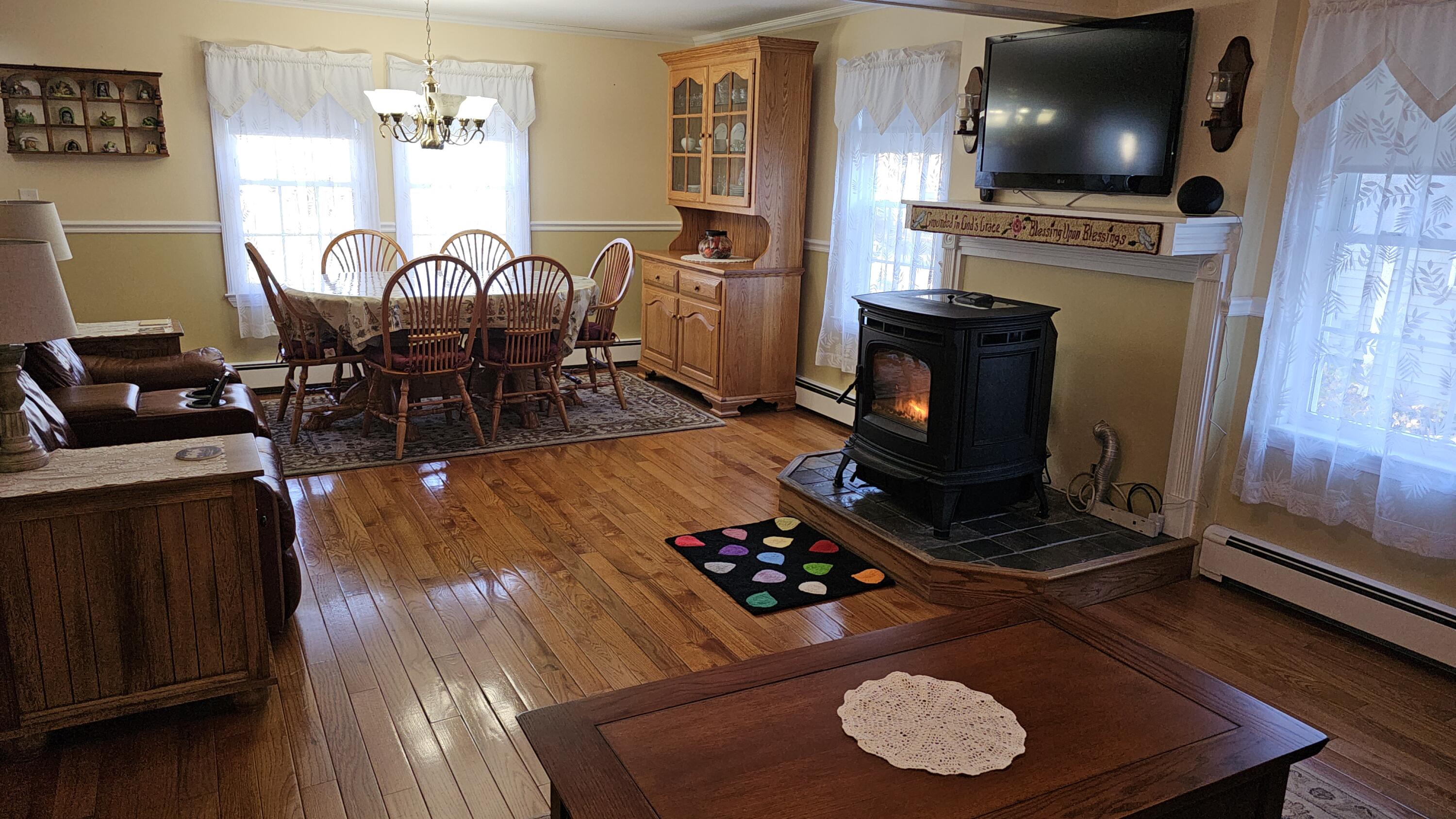 880 Minot Avenue Property Photo 15
