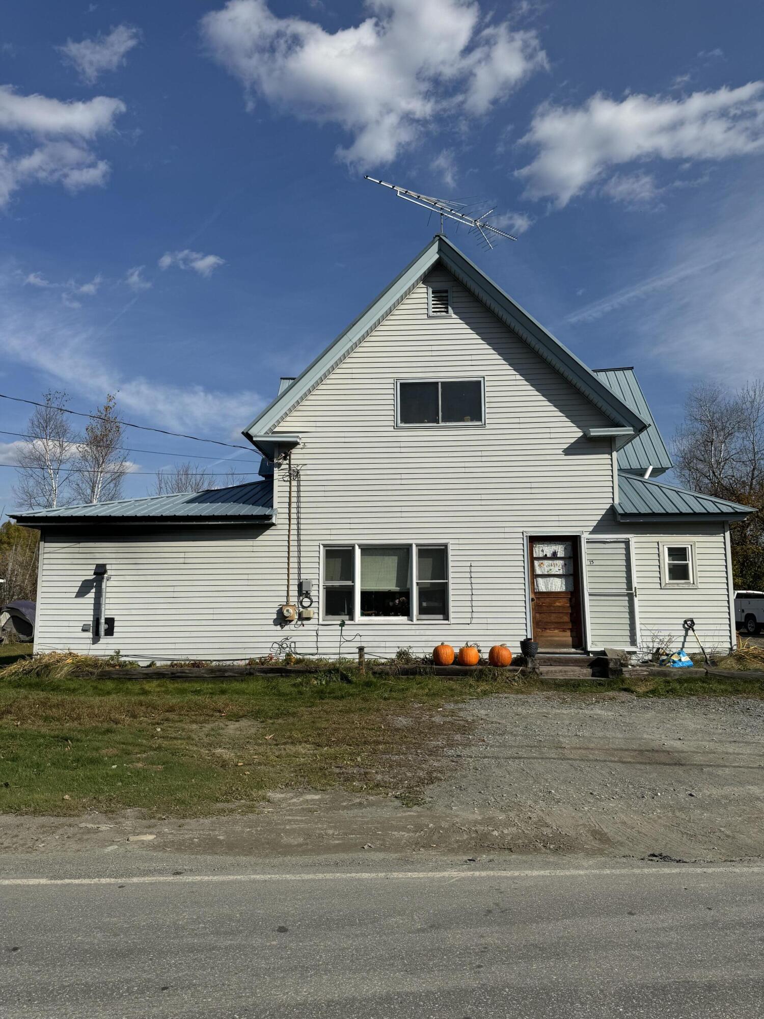 15 Blaine Avenue Property Photo 10