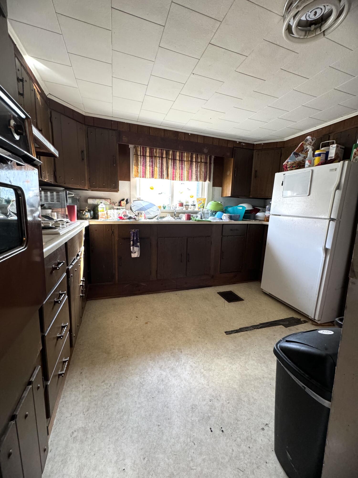 15 Blaine Avenue Property Photo 13